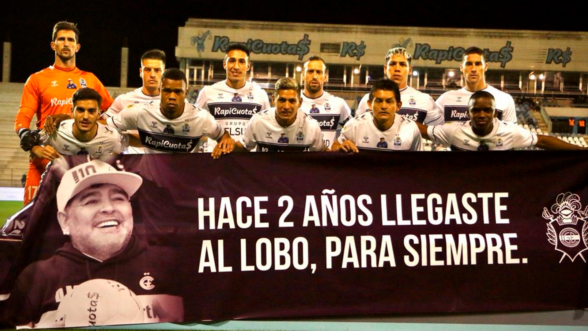 El homenaje del plantel de Gimnasia en el último partido ante Vélez por la Liga Profesional