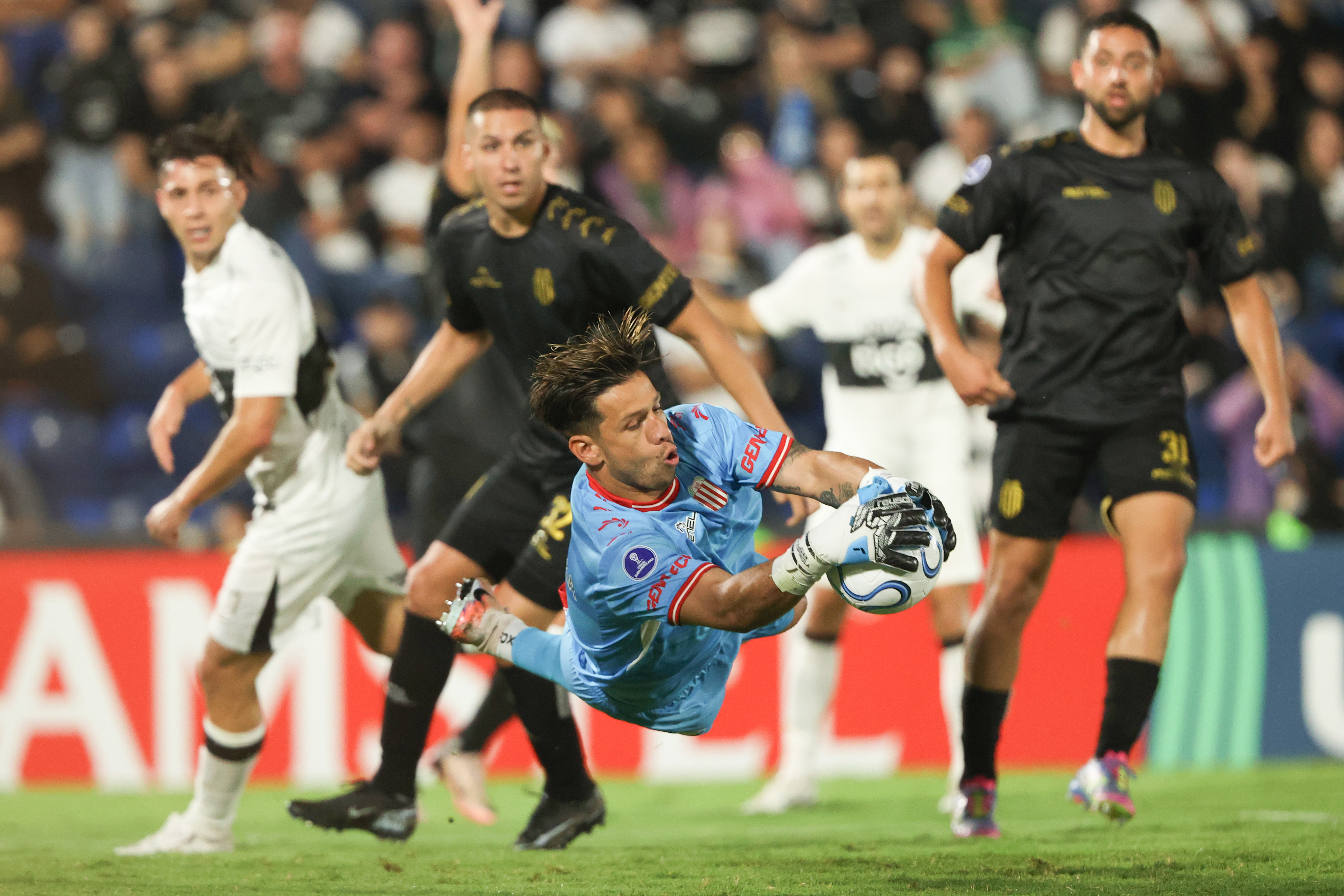 Estudiantes de La Plata empat&oacute; 1-1 ante Cusco en Per&uacute; por la Copa Libertadores