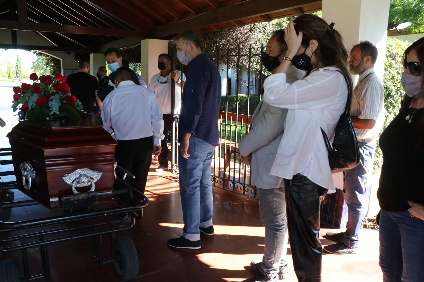 Lacrime e affetto per l'ultimo saluto all'amato artista 82enne, scomparso all'alba di domenica (Foto: Ramiro Soto)