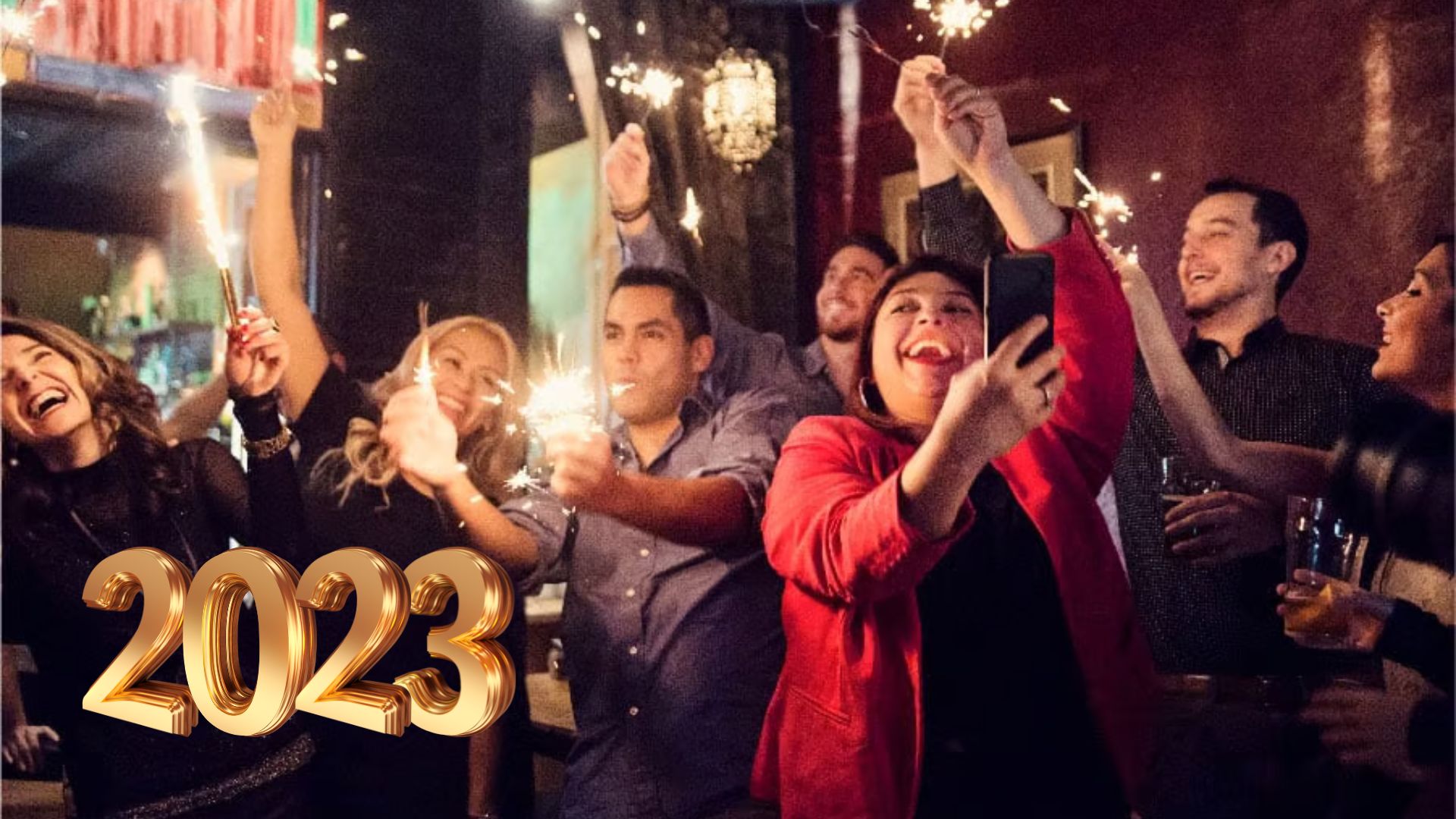 Celebrar Año Nuevo 2023 con amigos: ¿qué hacer en estas fiestas?. (Composición)