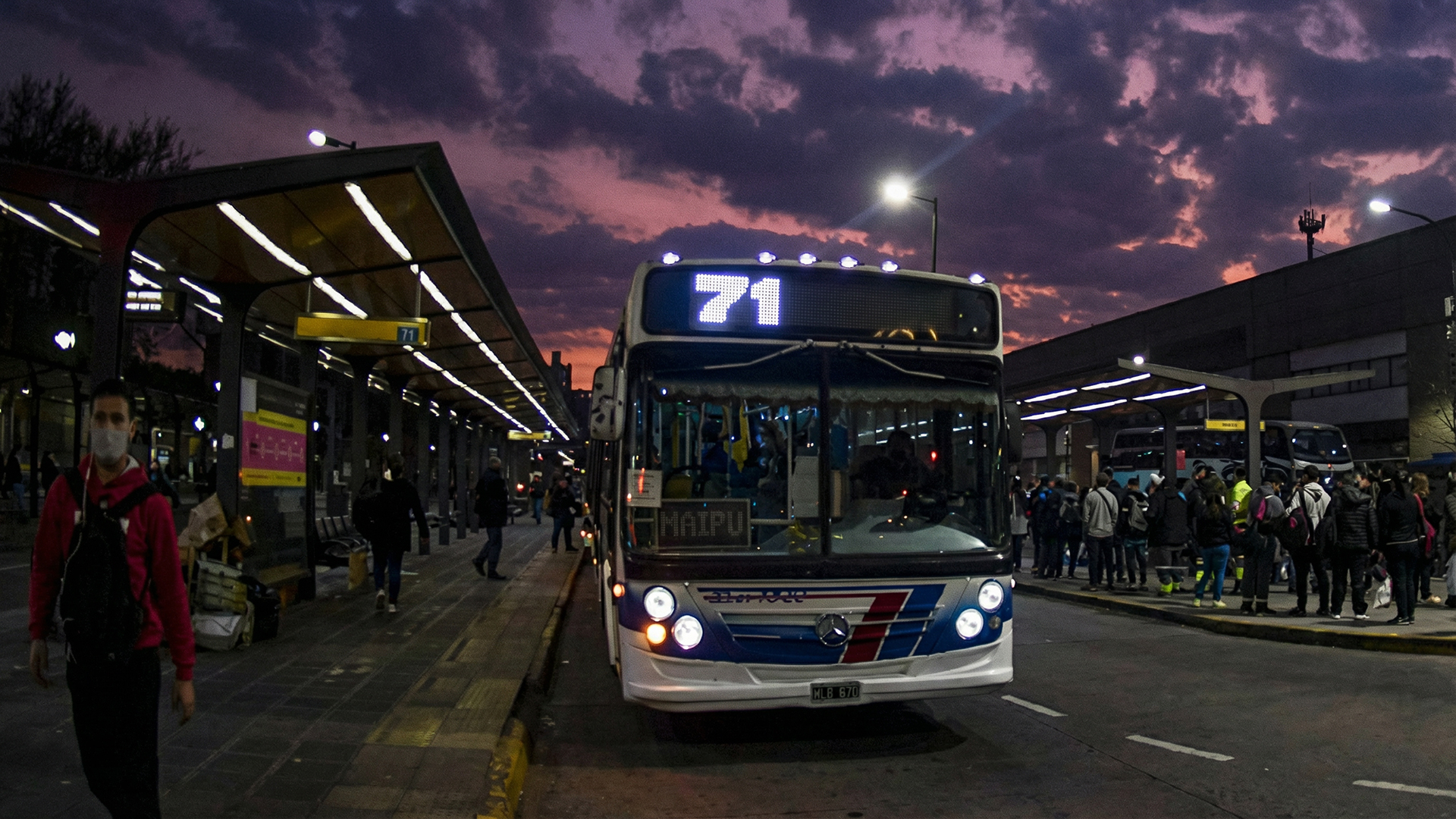 Las empresas de colectivos del AMBA reducirán a la mitad los servicios nocturnos