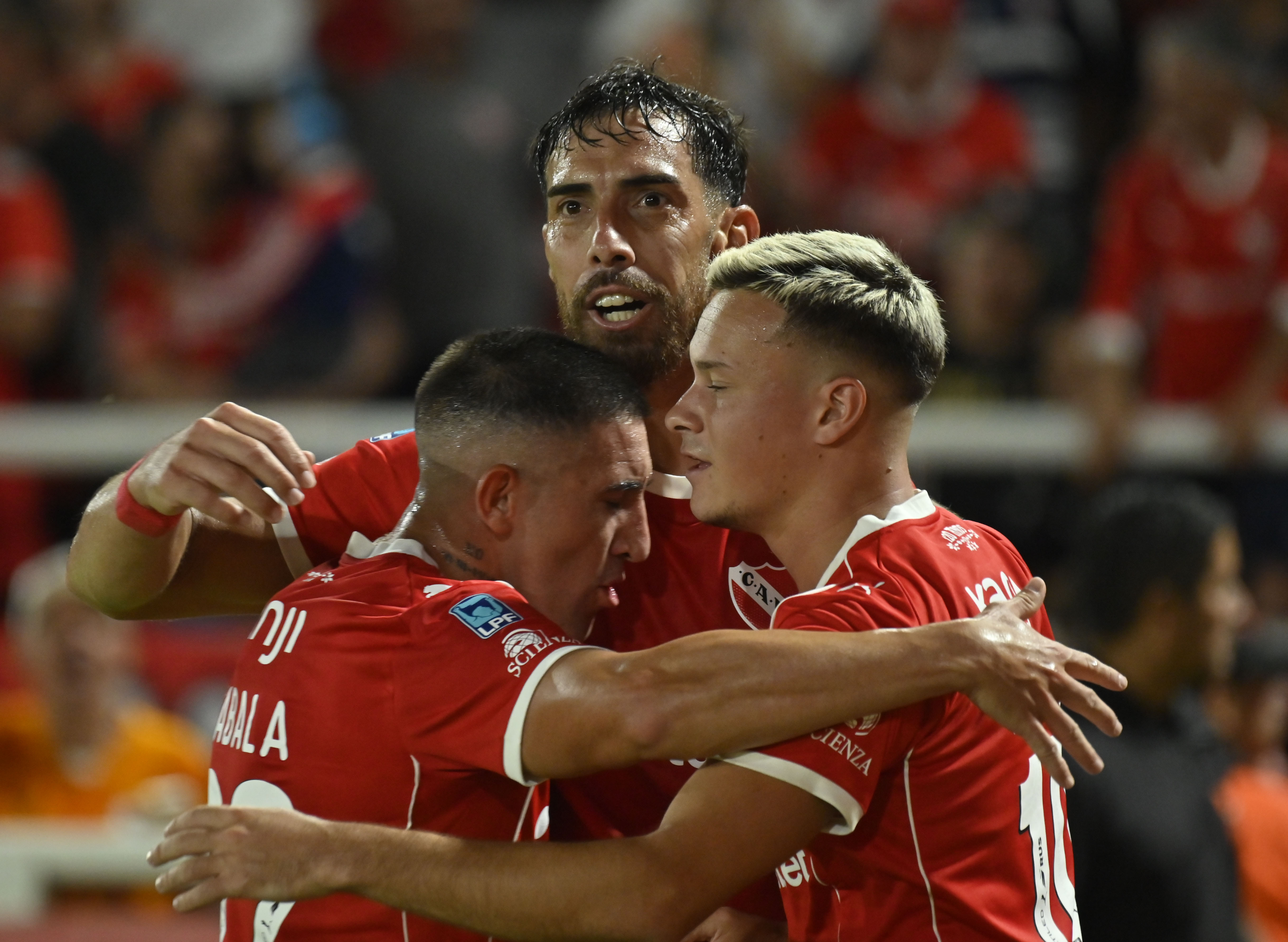 Vuelos récord: el dólar estable impulsó una marca histórica de pasajeros en enero