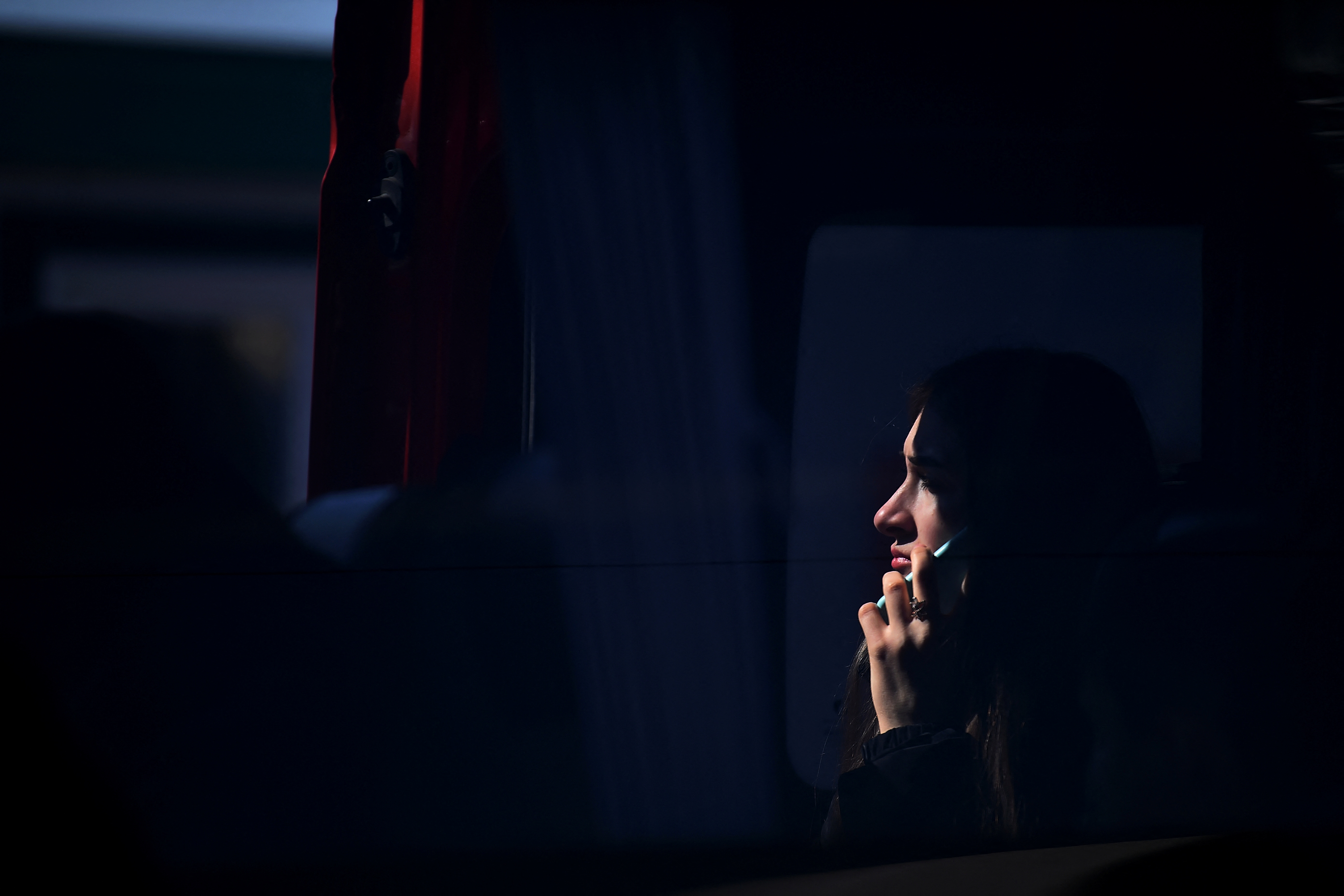 Con el trabajo remoto, el volumen de interacciones es menor y la mensajería instantánea carece de matices (REUTERS)