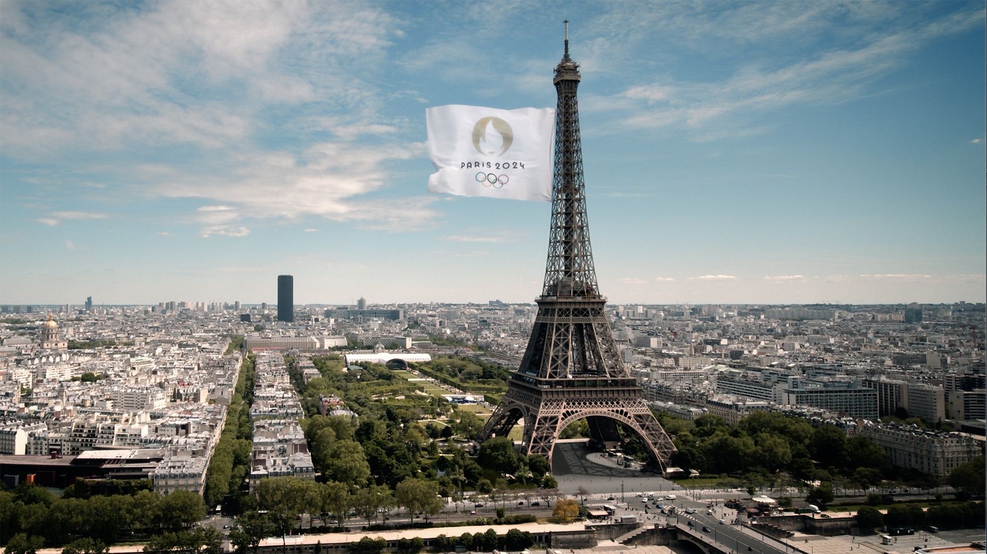 Paris 2024 flag flying from Eiffel Tower during test event on June 8, 2021. (Paris 2024)