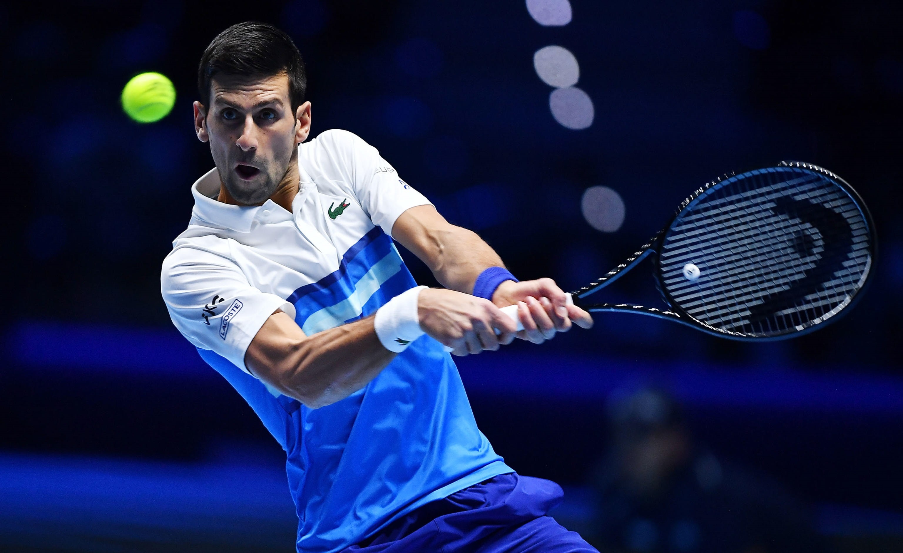 El tenista serbio Novak Djokovic espera resolver el conflicto para participar del Abierto de Australia (EFE)