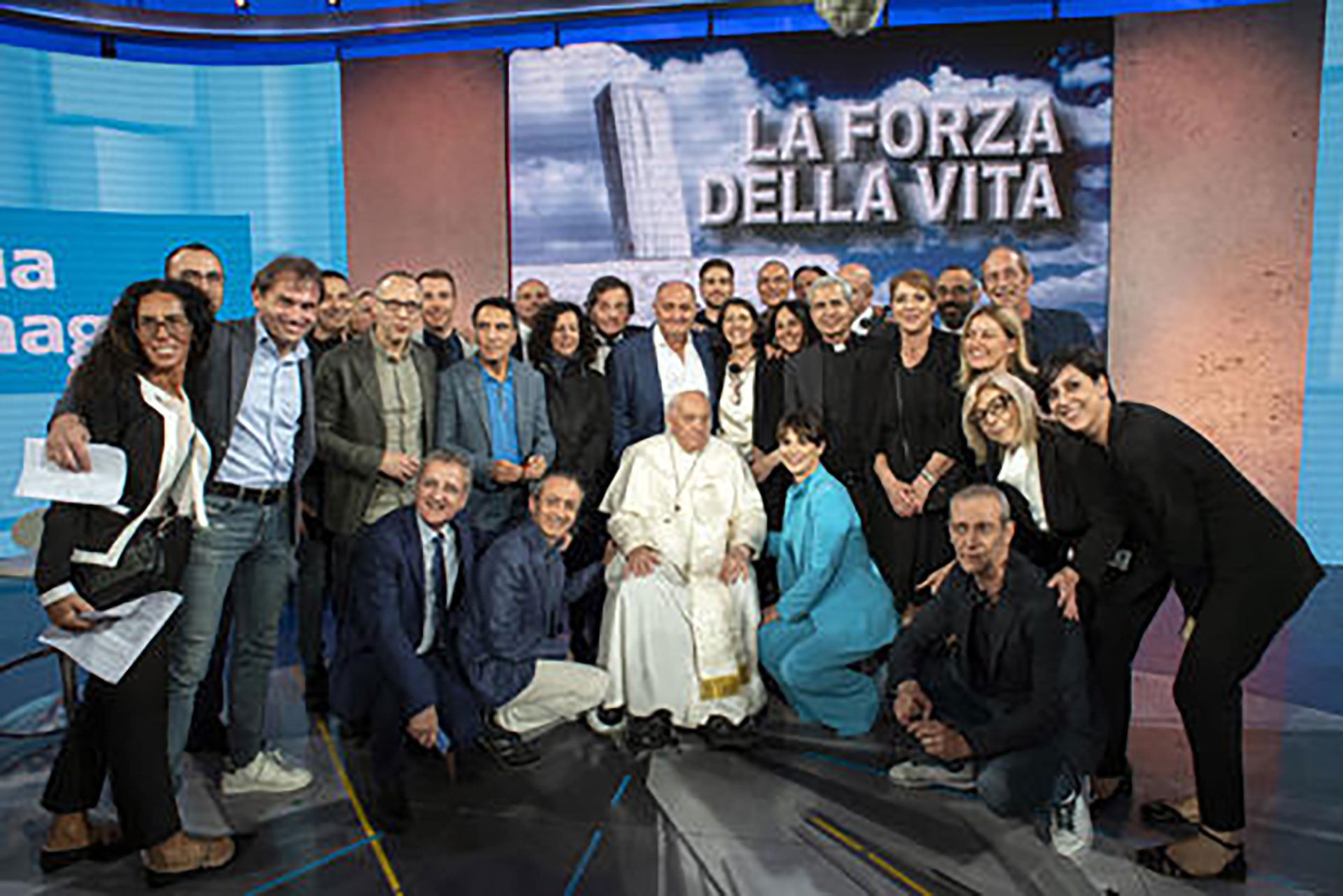 Por primera vez, el papa Francisco asistió a un estudio de TV para una entrevista a un programa italiano