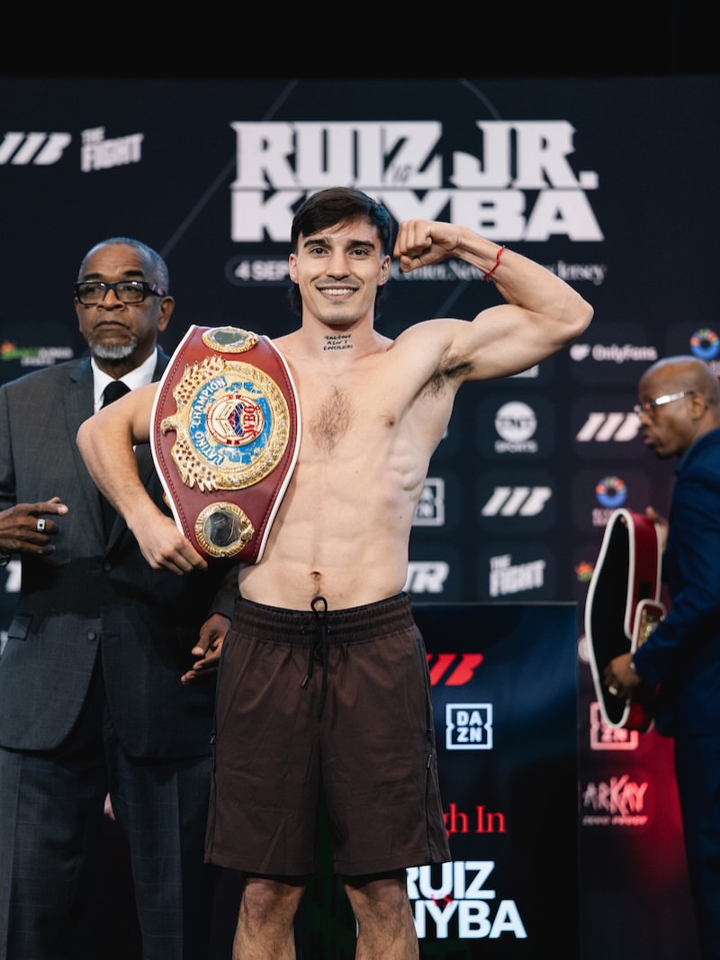 El boxeador argentino Alan \