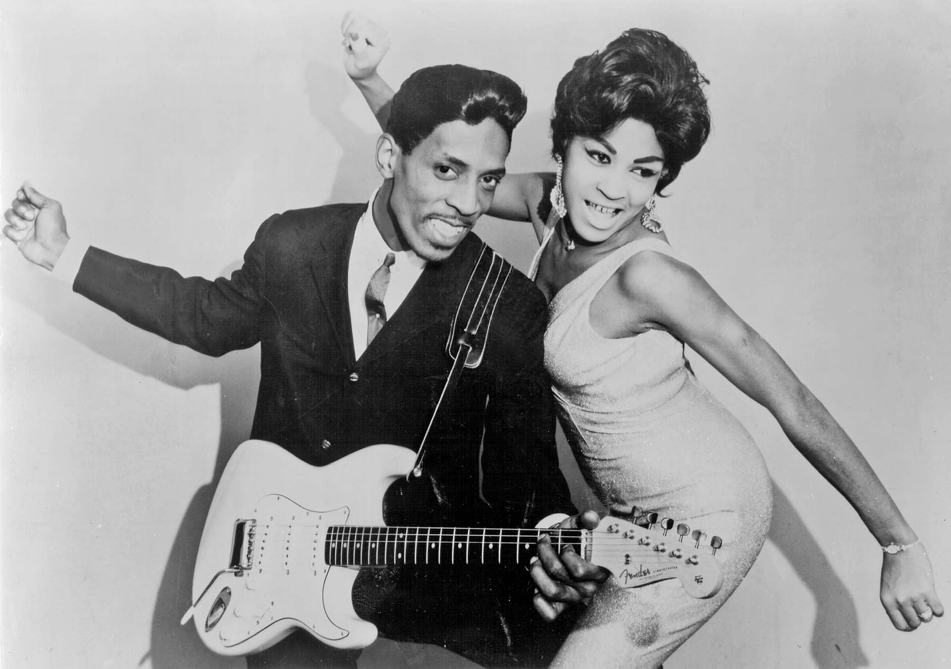 Ike y Tina Turner posan para un retrato hacia 1961. (Michael Ochs Archives/Getty Images).