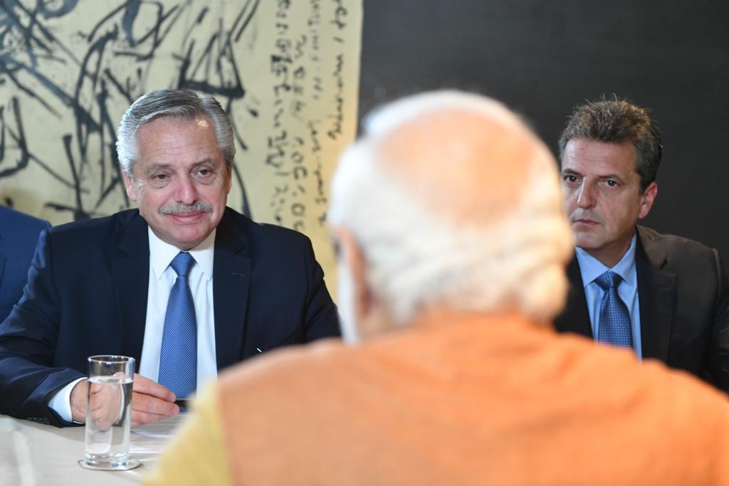 Alberto Fernández y Sergio Massa dialogan con Narendra Modi, primer ministro de la India
