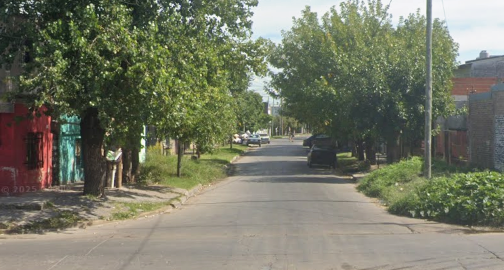 Había salido hace un mes de un instituto de menores y murió al intentar robarle a un policía: tenía solo 16 años