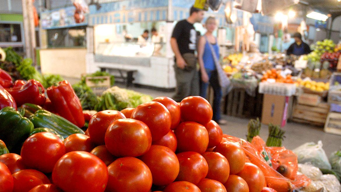 Cuáles son los precios de la canasta de frutas y verduras que el Gobierno estableció para mayo