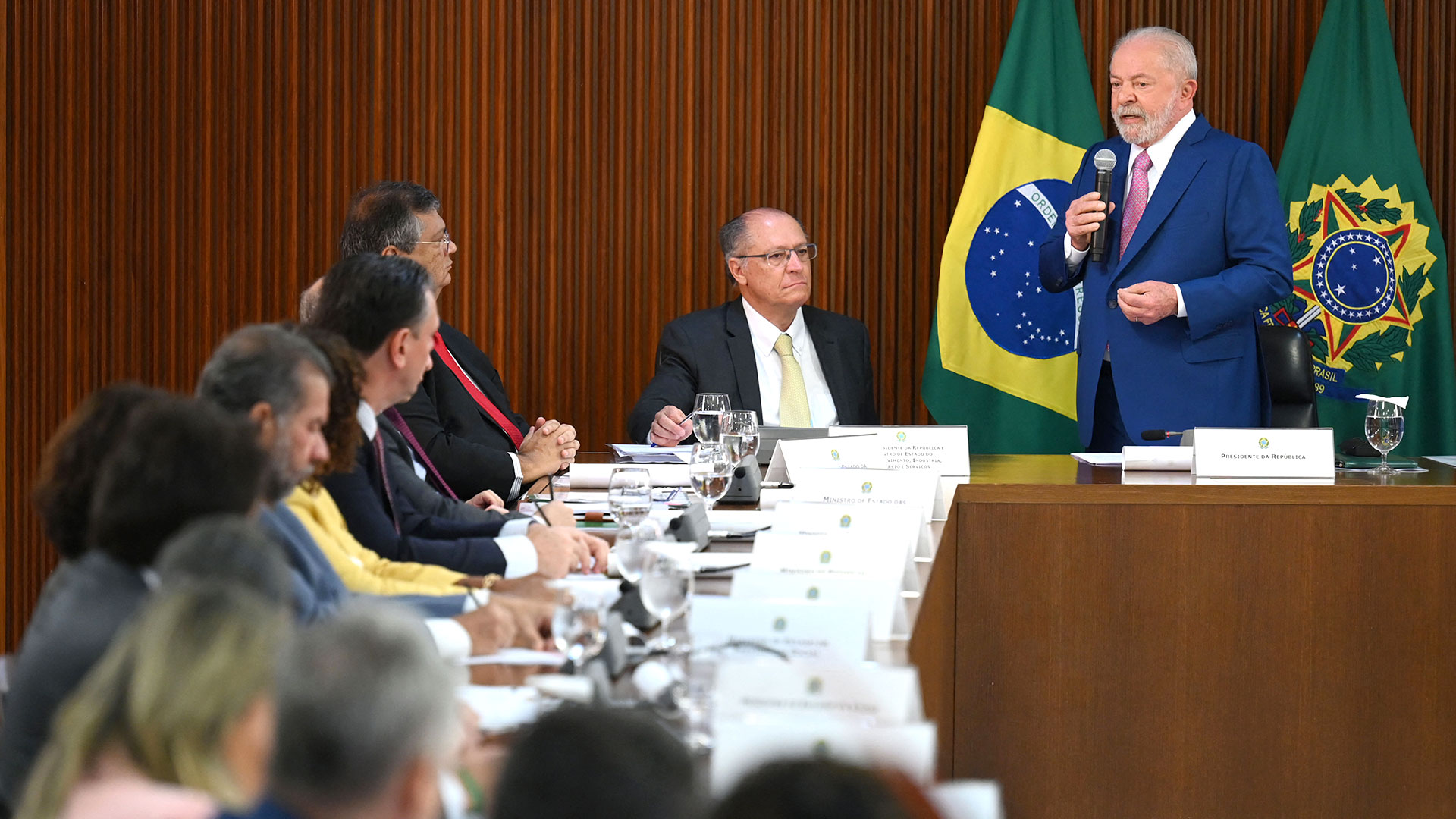 Luiz Inácio Lula da Silva congregó este viernes por primera vez a sus 37 ministros (EVARISTO SA / AFP)
