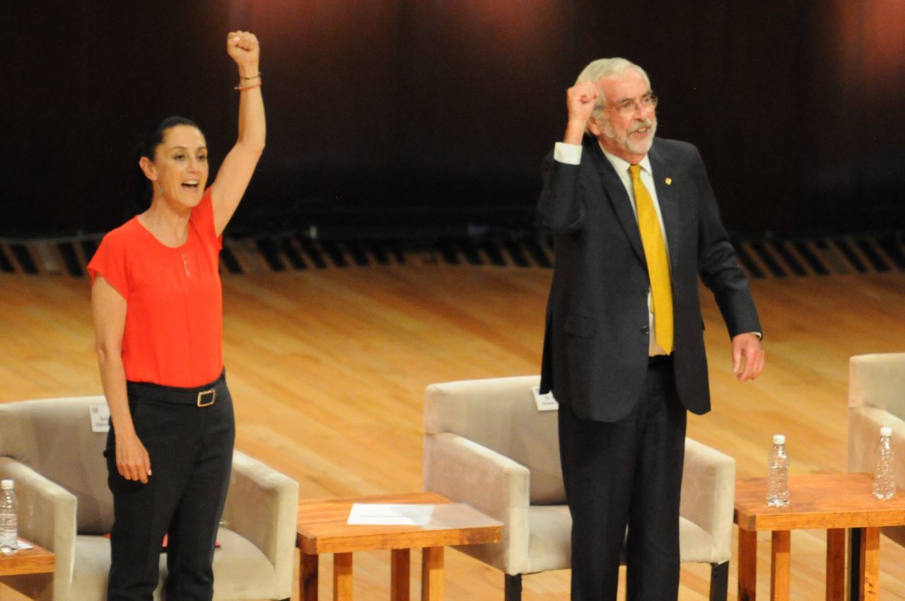 CIUDAD DE MÉXICO, 07JUNIO2022.- Claudia Sheinbaum, jefa de gobierno de la capital y Enrique Graue, rector dea Universidad Nacional Autónoma de México, encabezaron la conferencia Trama Desigualdades en América Latina y el Caribe, organizada por Clacso y la UNAM. FOTO: DANIEL AUGUSTO /CUARTOSCURO.COM