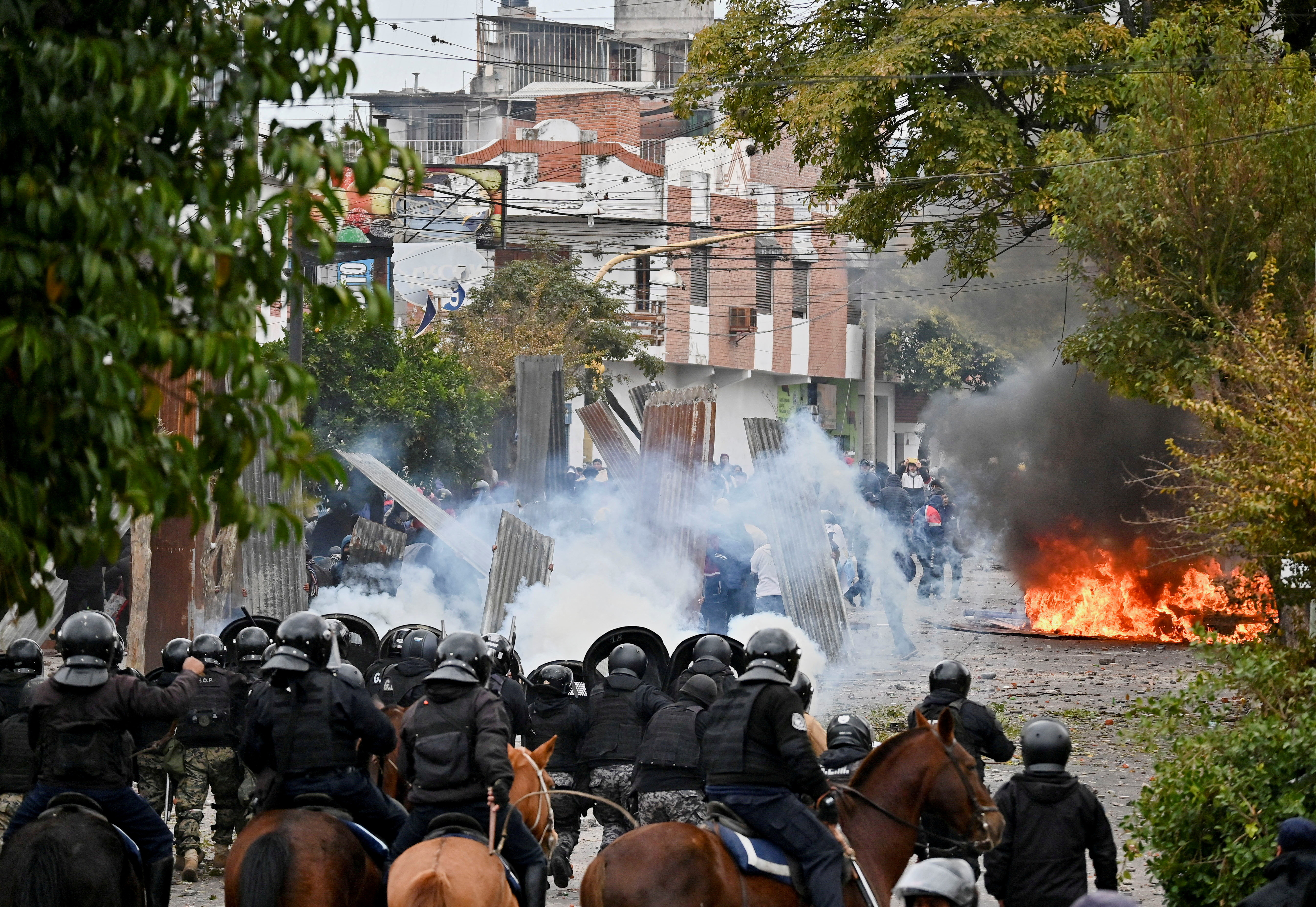 The violent events that took place on Tuesday June 20 in Jujuy.  REUTERS/Charly Soto