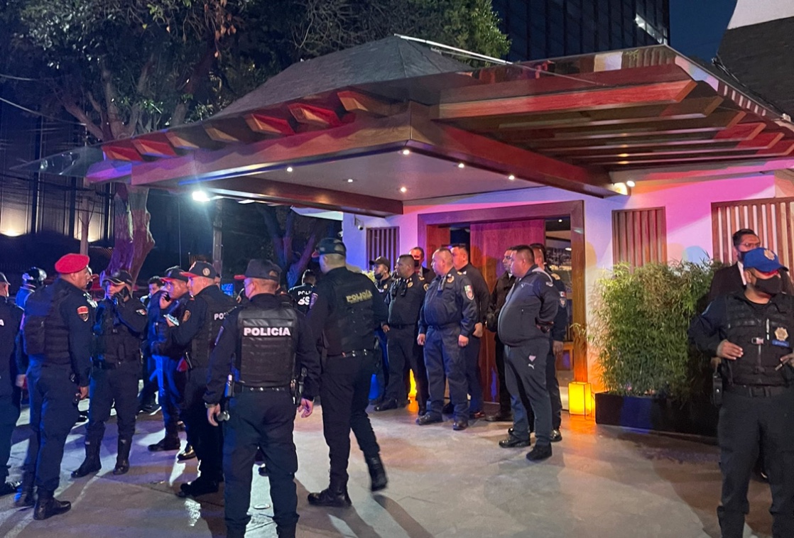 Balacera En Restaurante De Cdmx Un Hombre Disparó Contra Su Esposa En