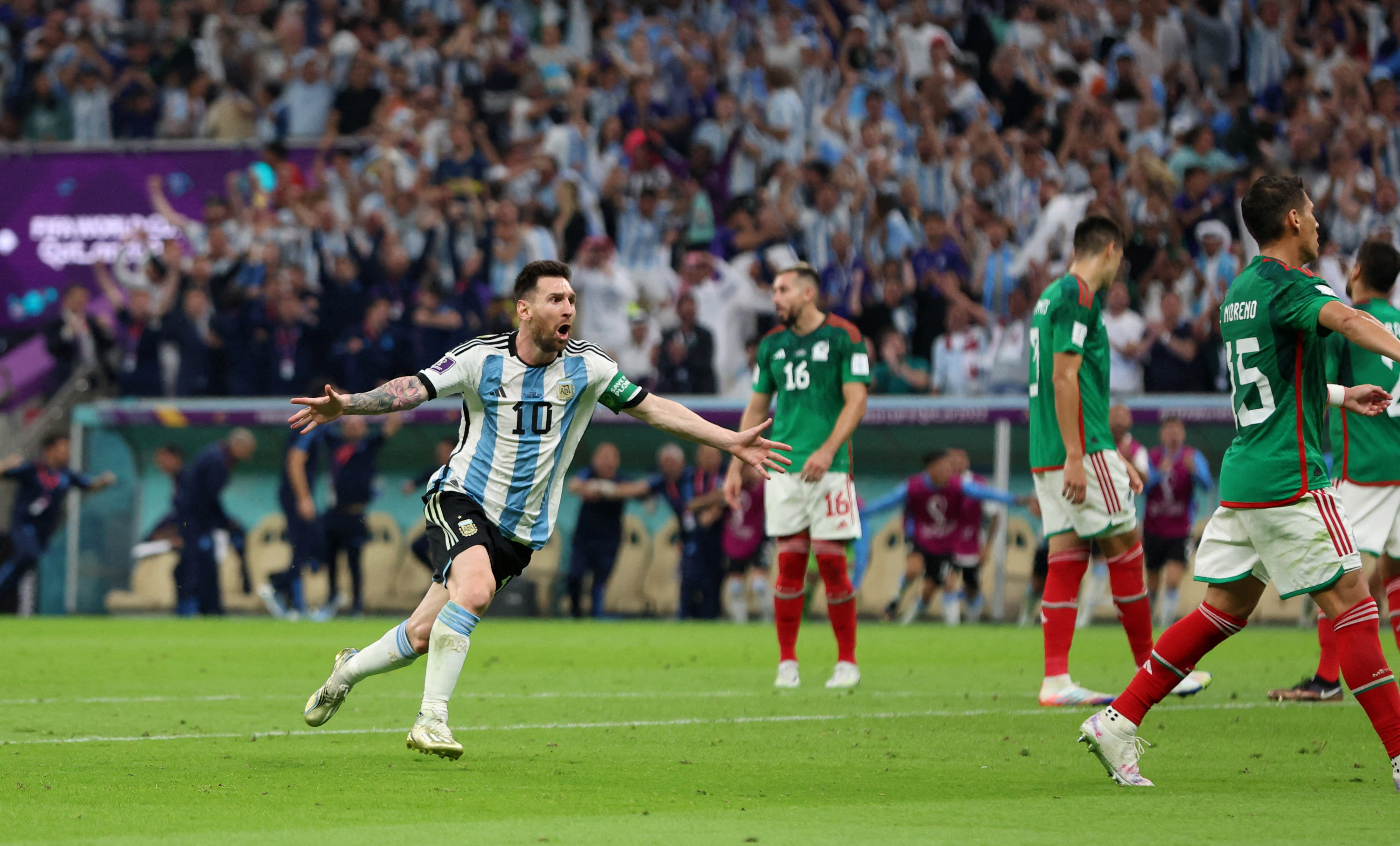 Lionel Messi metió el primer gol contra México y le devolvió las esperanzas a la Selección (REUTERS/Pedro Nunes)