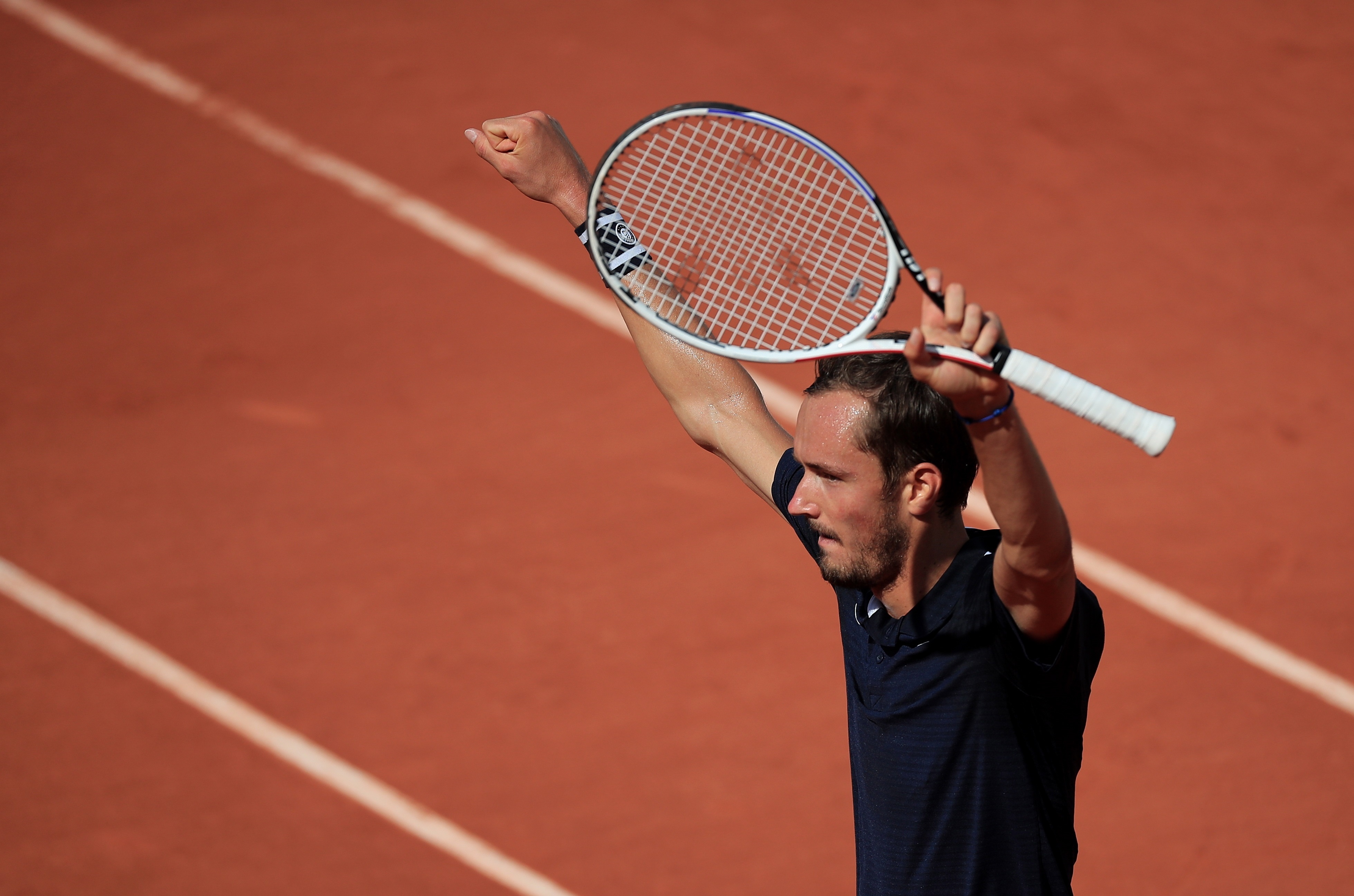 Medvedev Despierta A Garín Del Sueño En Roland Garros Infobae