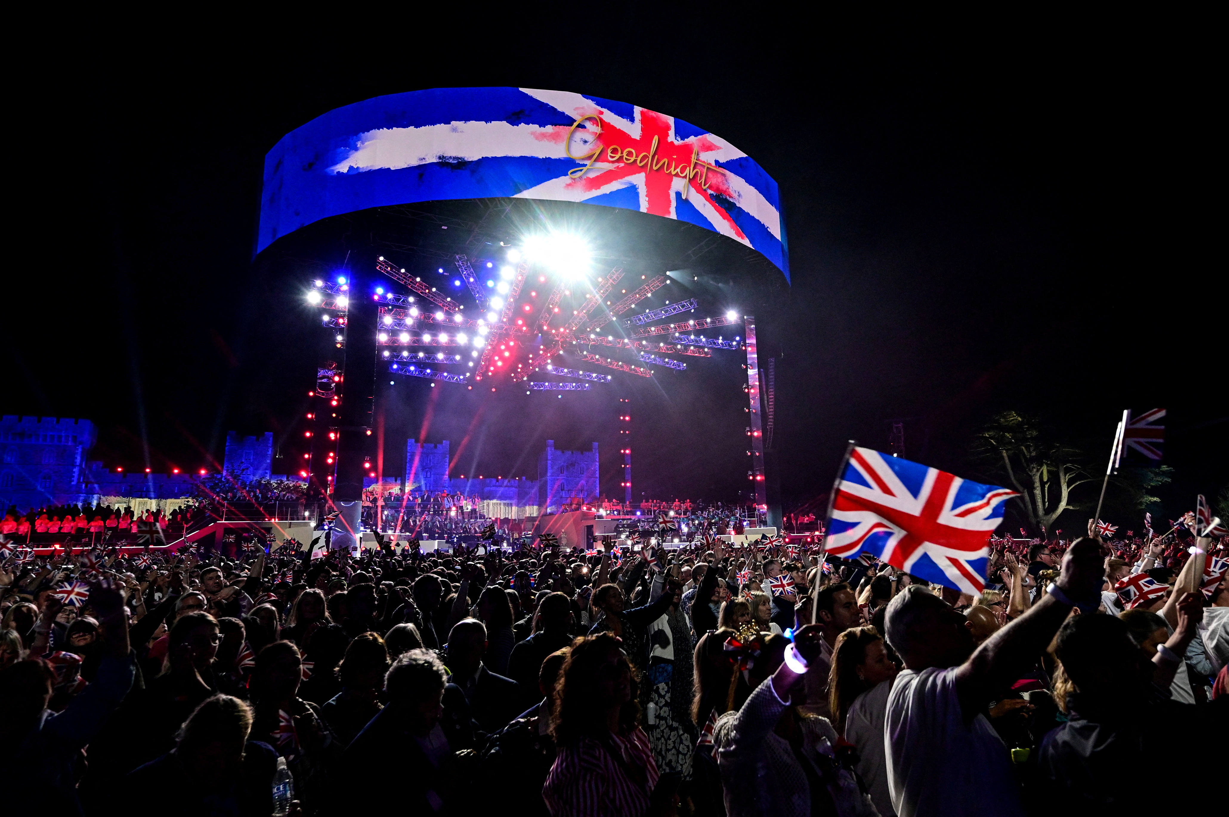 Miles de británicos se unieron a las celebraciones en Windsor (Leon Neal/Pool via REUTERS)