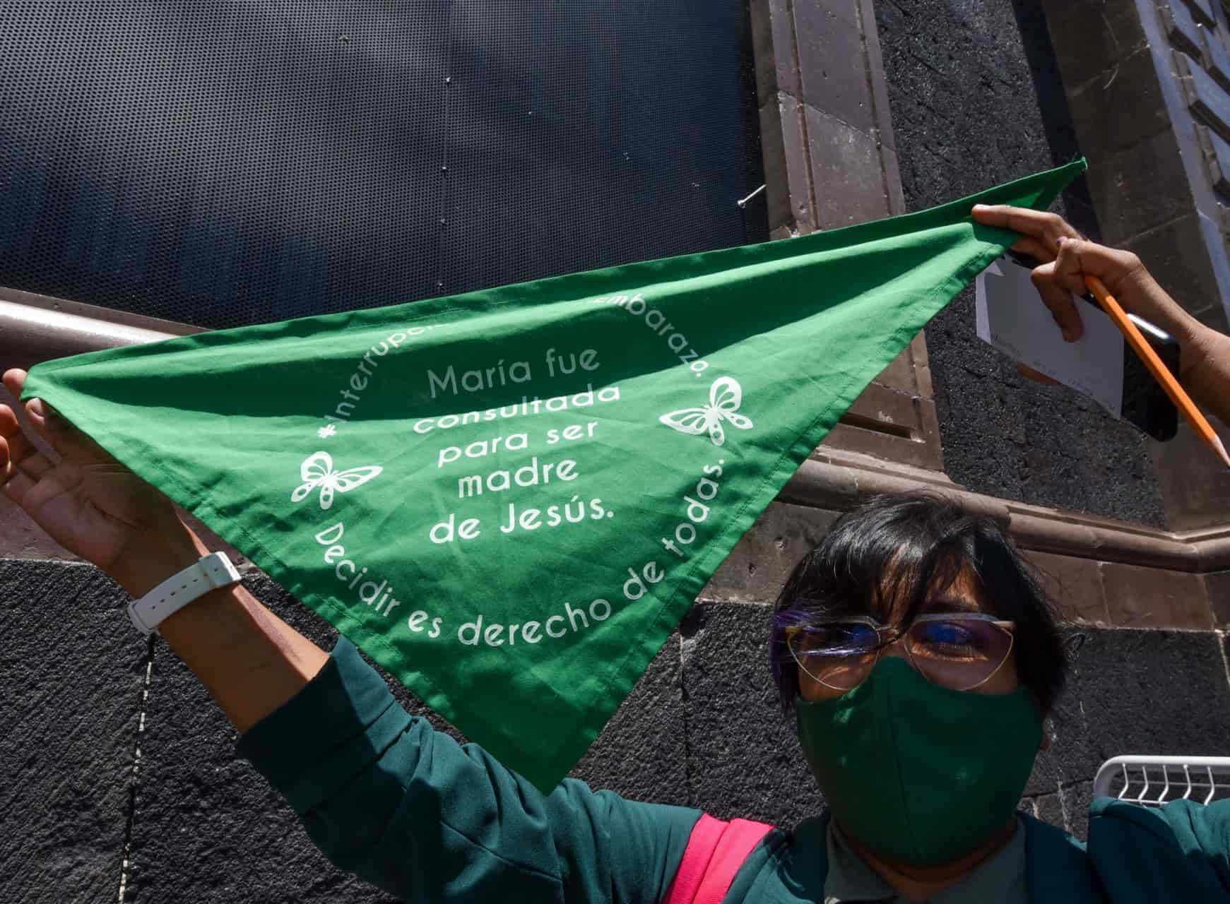 Mexicanas a favor del aborto llevaron “Pañuelazo verde” frente a la Embajada de Estados Unidos en México 