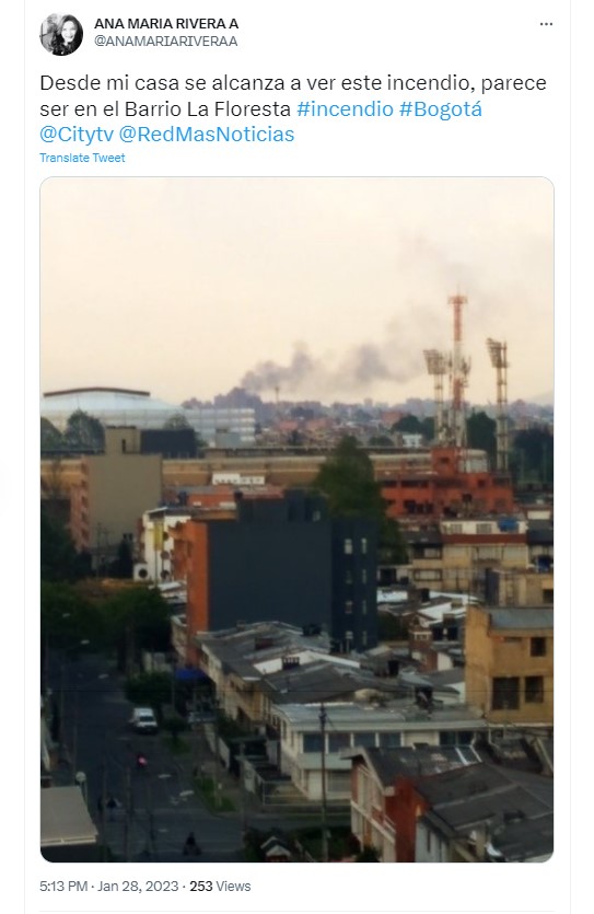 Los tuiteros alertaron sobre el incendio, mientras esperan a las autoridades. Twitter.