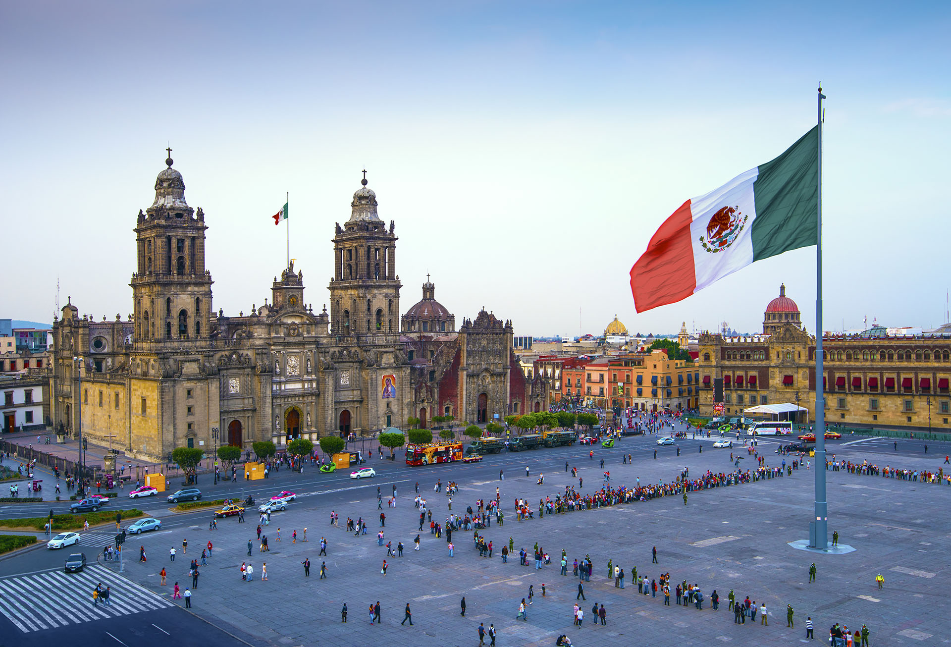 La Ciudad de México es famosa por su Templo Mayor (un templo azteca del siglo XIII), la Catedral Metropolitana de México, de estilo barroco, de los conquistadores españoles y el Palacio Nacional (Getty Images)