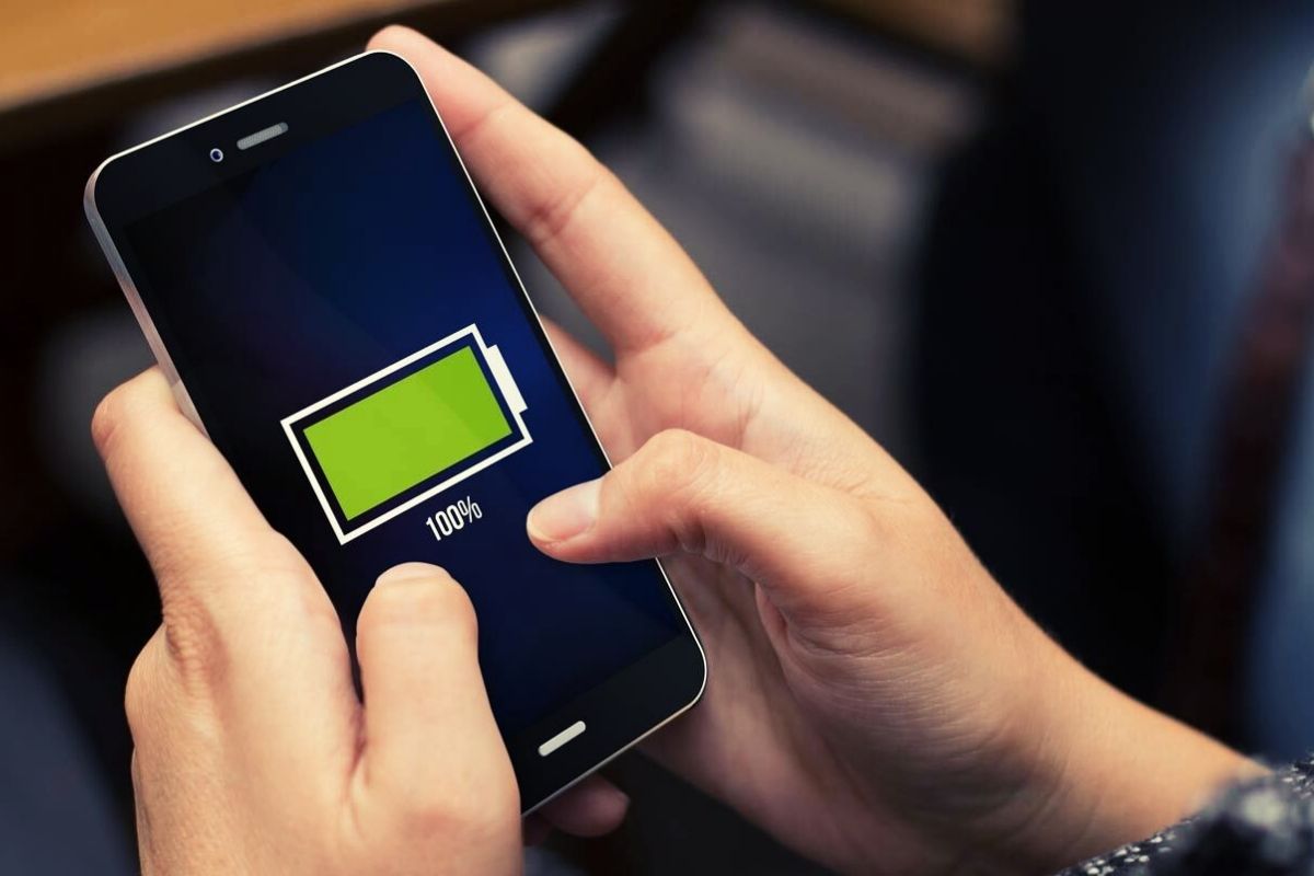 Con estos 8 consejos básicos podrá hacer que la batería del celular dure más tiempo. (Foto: El español)