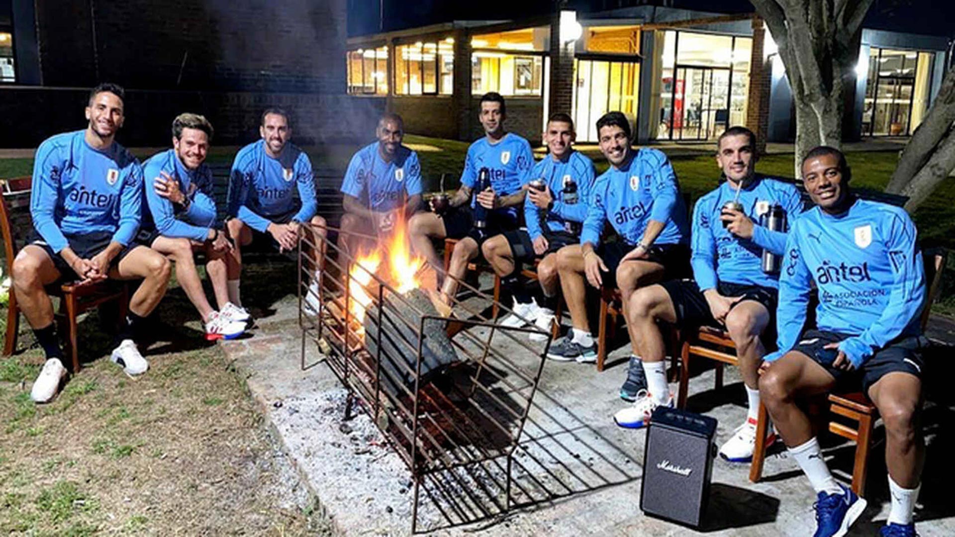 Tanto Suárez como los otros contagiados mantuvieron contacto estrecho con el resto del plantel