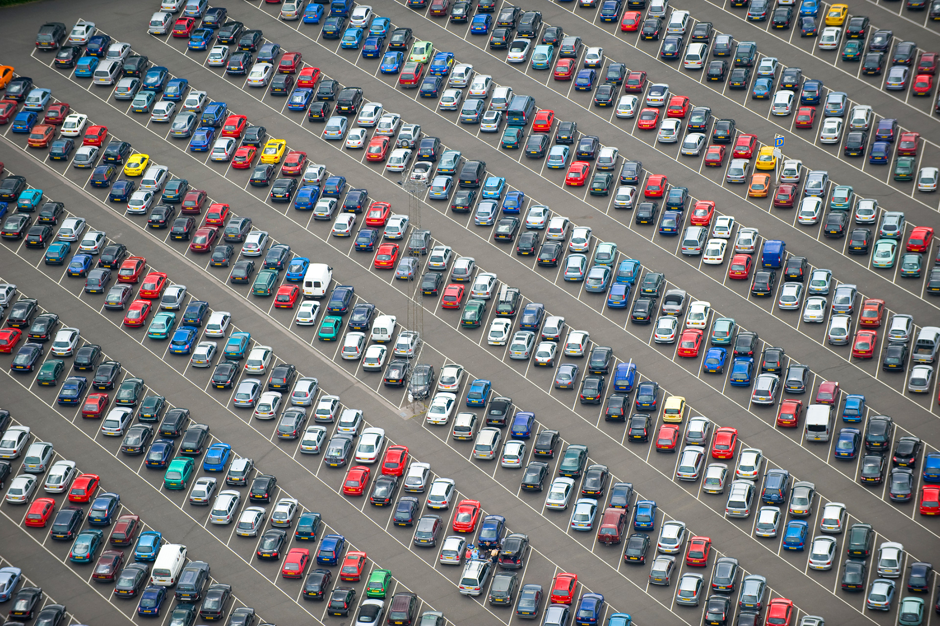 Los colores de los autos es una de las más entretenidas "carreras" de ruta para los chicos 