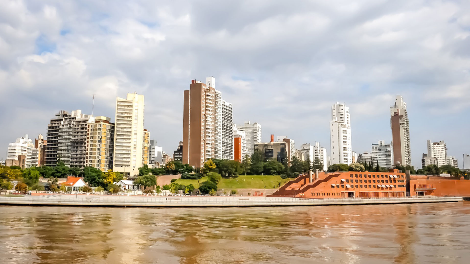Vista de Parque España en Rosario, una de las más demandadas para alquiler de viviendas a través del formato tradicional