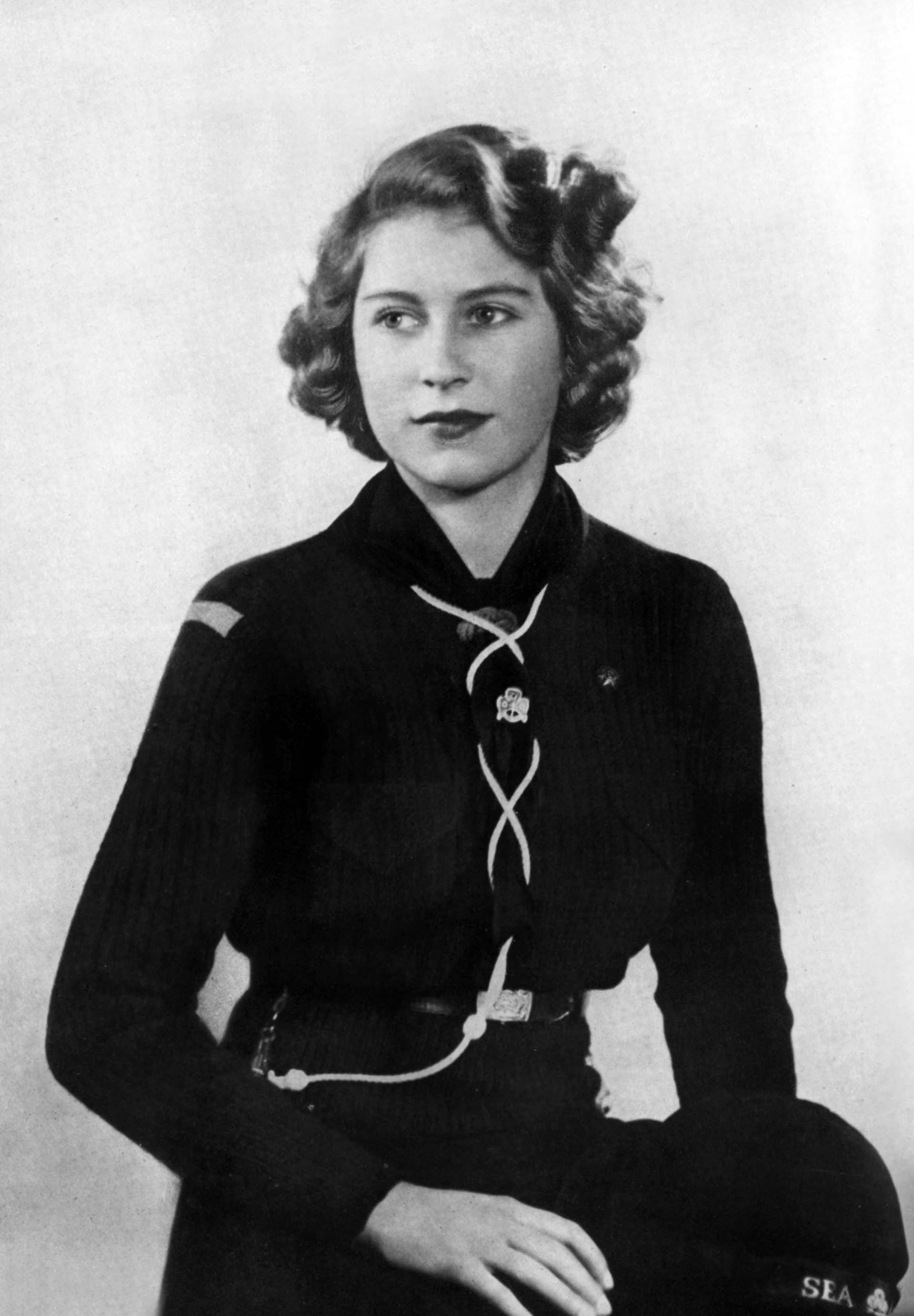 Durante la Segunda Guerra Mundial, ingresó al Servicio Territorial Auxiliar, donde se desempeñaba el área femenina del Ejército británico y se destacó por su servicio como teniente segunda