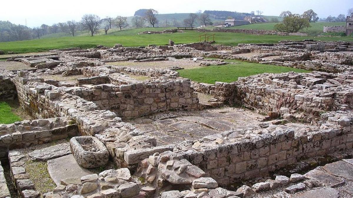 La ruinas de Vindolanda pertenecen a un fuerte construido en el periodo del emperador Antonino, sucesor de Adriano