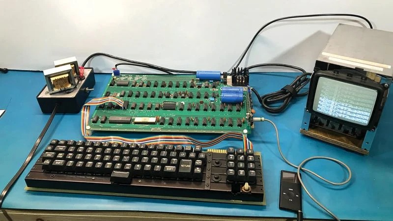Subastan el computador Apple-1 creado por Steve Jobs y Wozniak