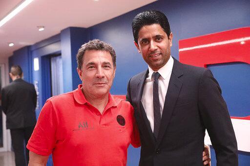 Jorge Quiroz junto a Nasser Al-Khelaïfi, presidente del PSG