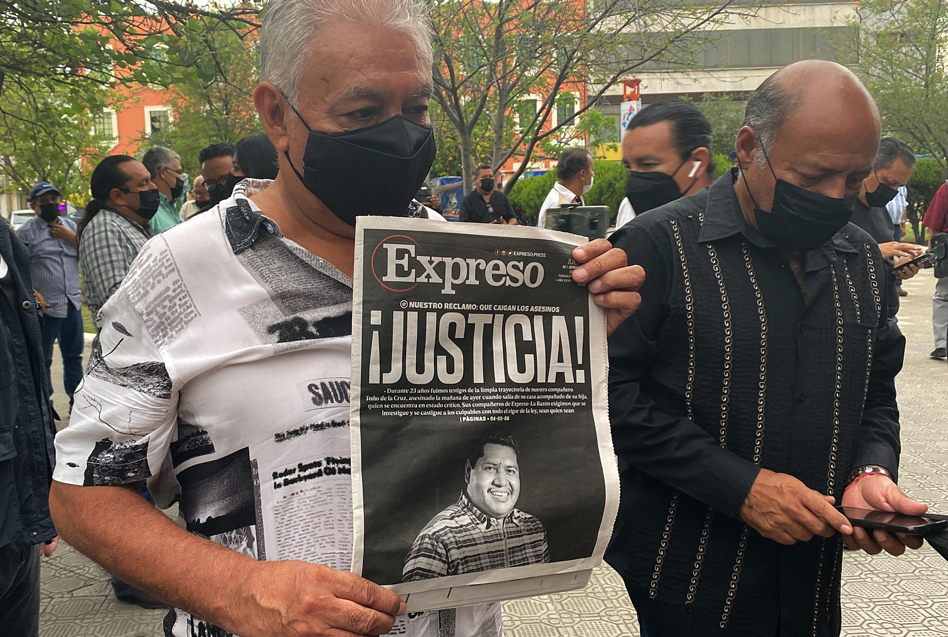 Colleagues of Antonio de la Cruz protest his death in Ciudad Victoria (Photo: EFE)