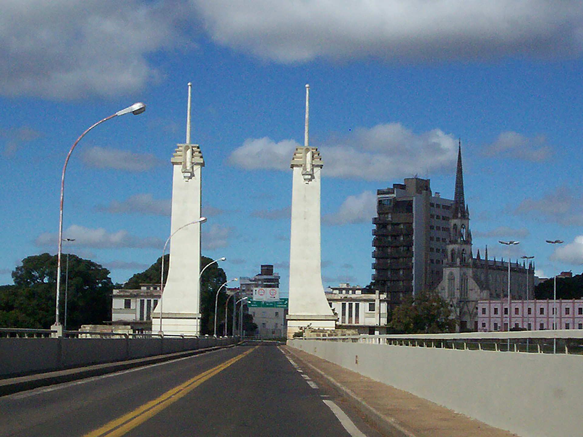 Cuál es el precio del iPhone 17 Pro Max en la Argentina con arancel 0% y cuánto cuesta en otros países