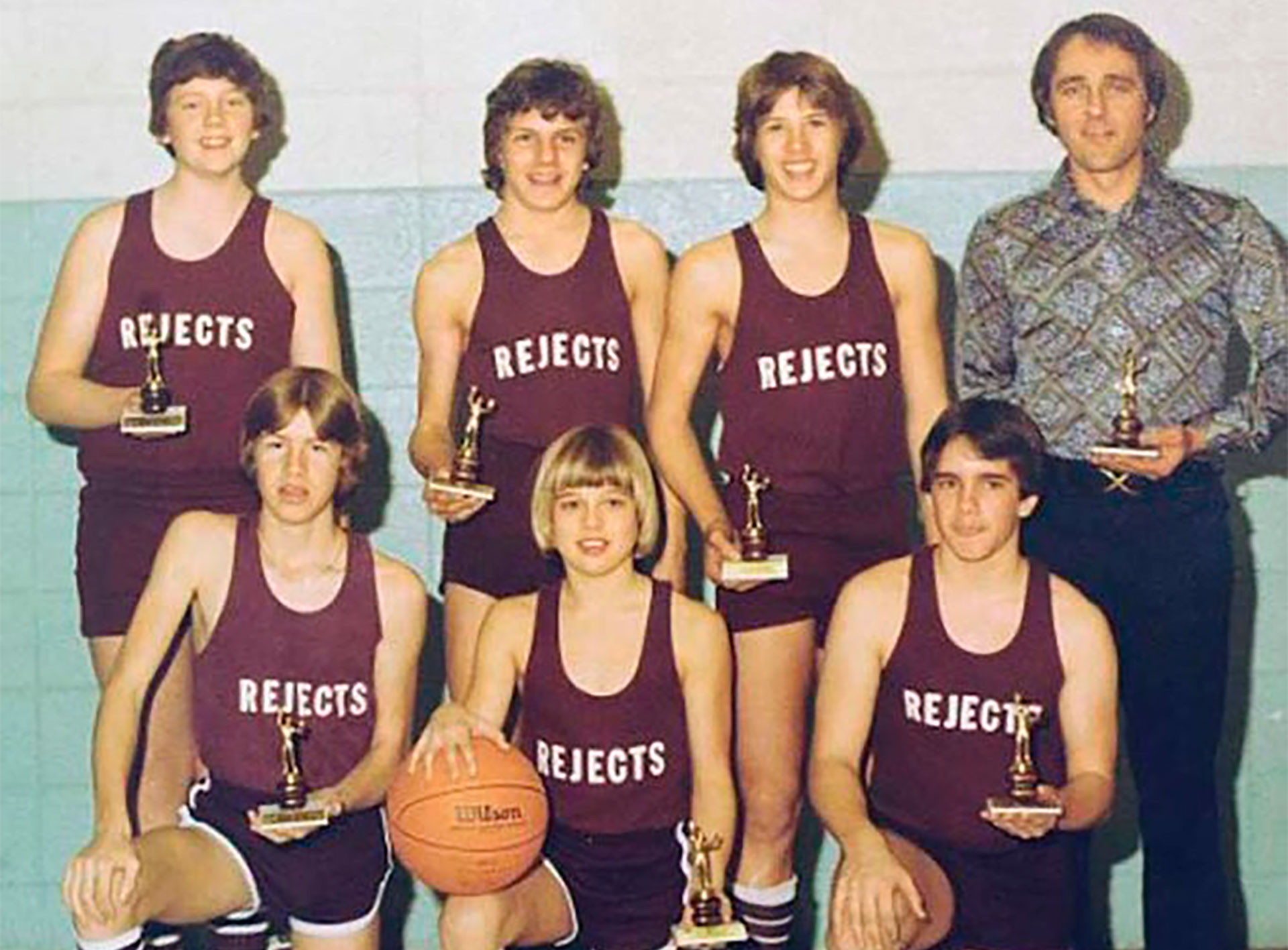 Los Cherokee Rejects, equipo que creó Brad Pitt (abajo en el centro) cuando iba al colegio