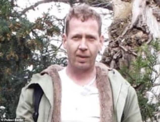 Stefan Trogisch, de 44 años, era electricista. Fue reportado como desaparecido el 5 de septiembre, sus huesos fueron encontrados en un parque en Berlín. Las autoridades investigan si había sido víctima de un asesino caníbal
