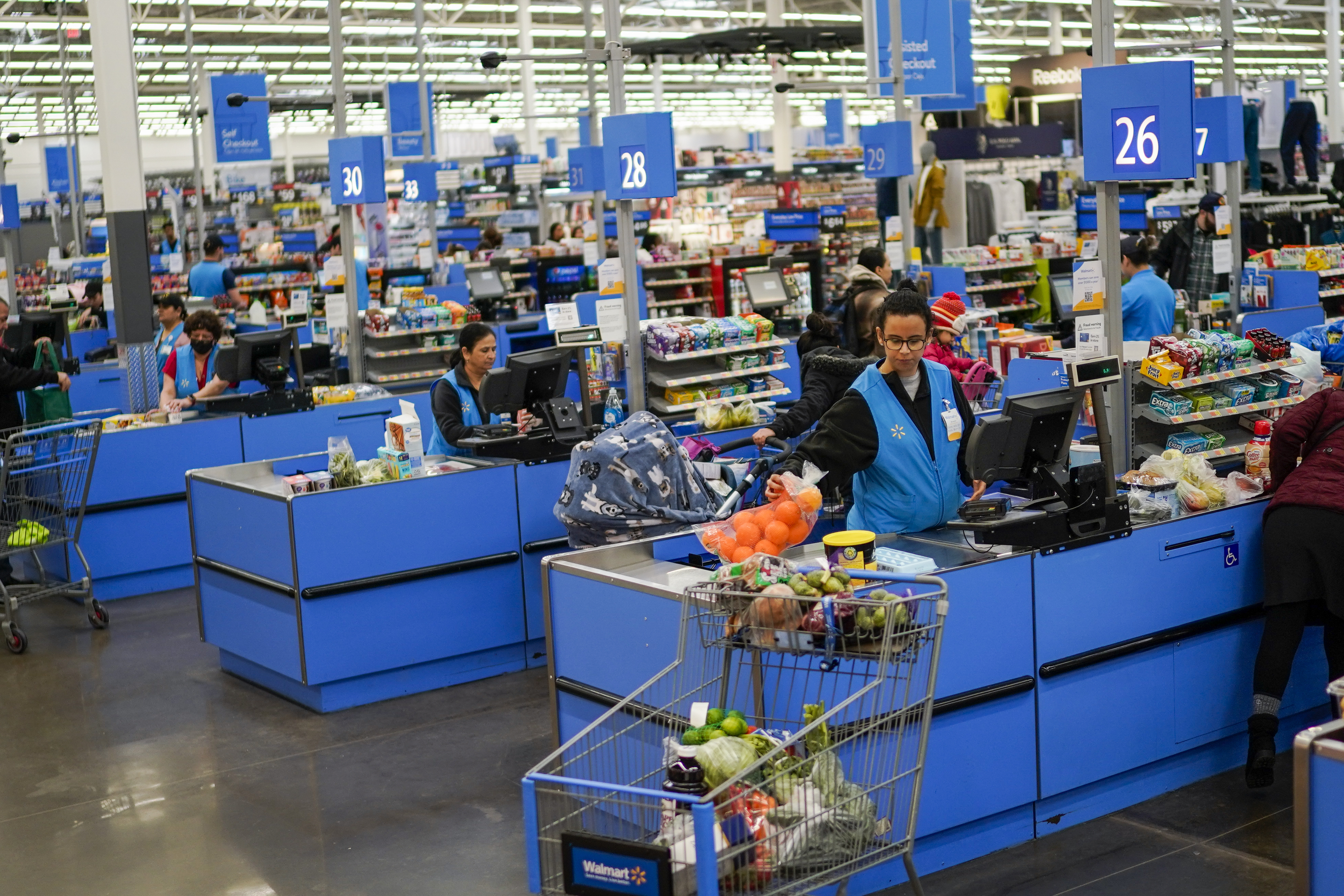 El pasado mes de febrero se clausuró una tienda de Sam´s Club, perteneciente a Walmart. (Foto AP /Eduardo Munoz Alvarez)