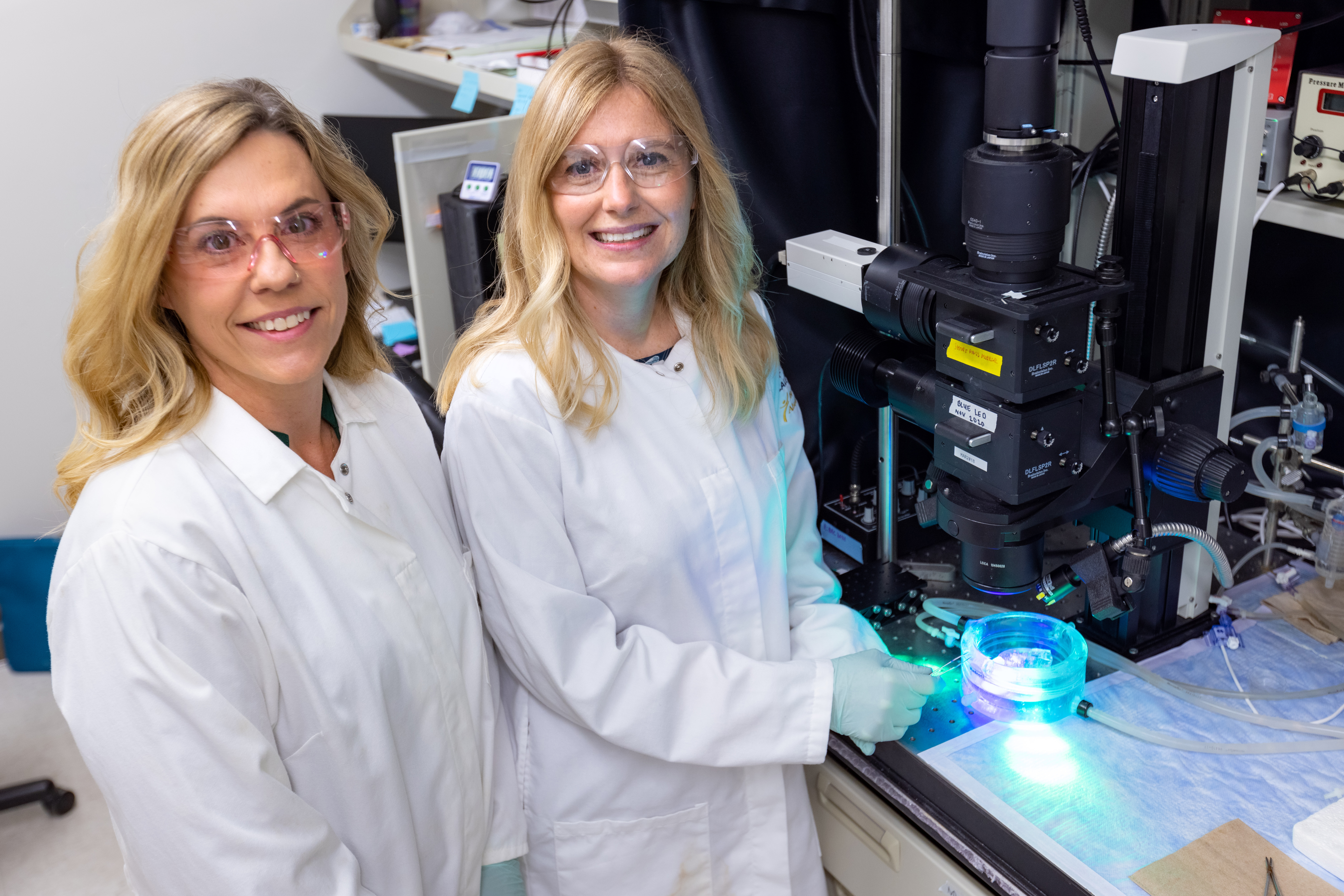 Crystal Ripplinger y Jessica Caldwell fueron dos de las investigadoras que realizaron el estudio/
UC Regents