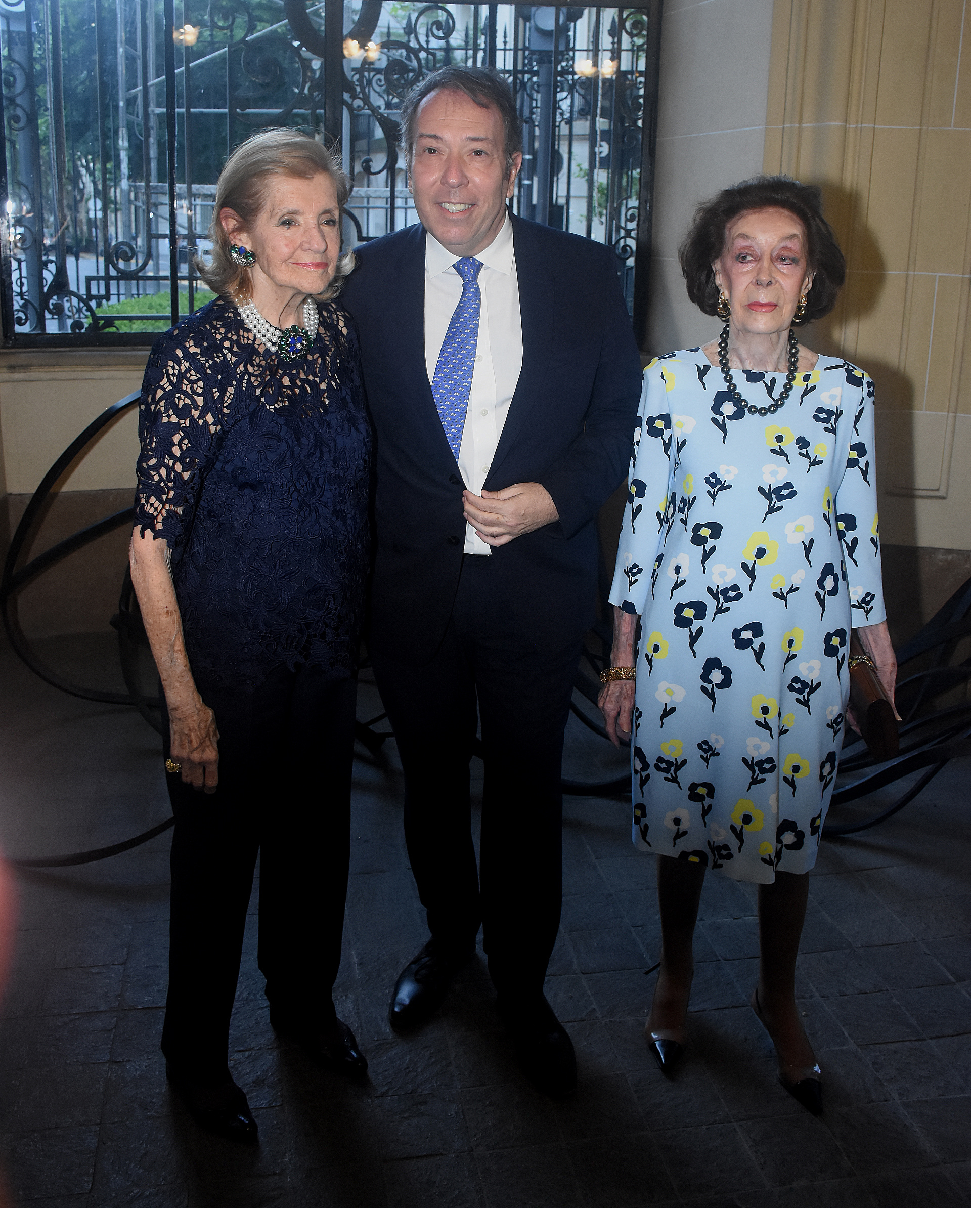 María Teresa Villarroel, Alejandro Veroutis y Susana Etchegoyen Elía de Reta 