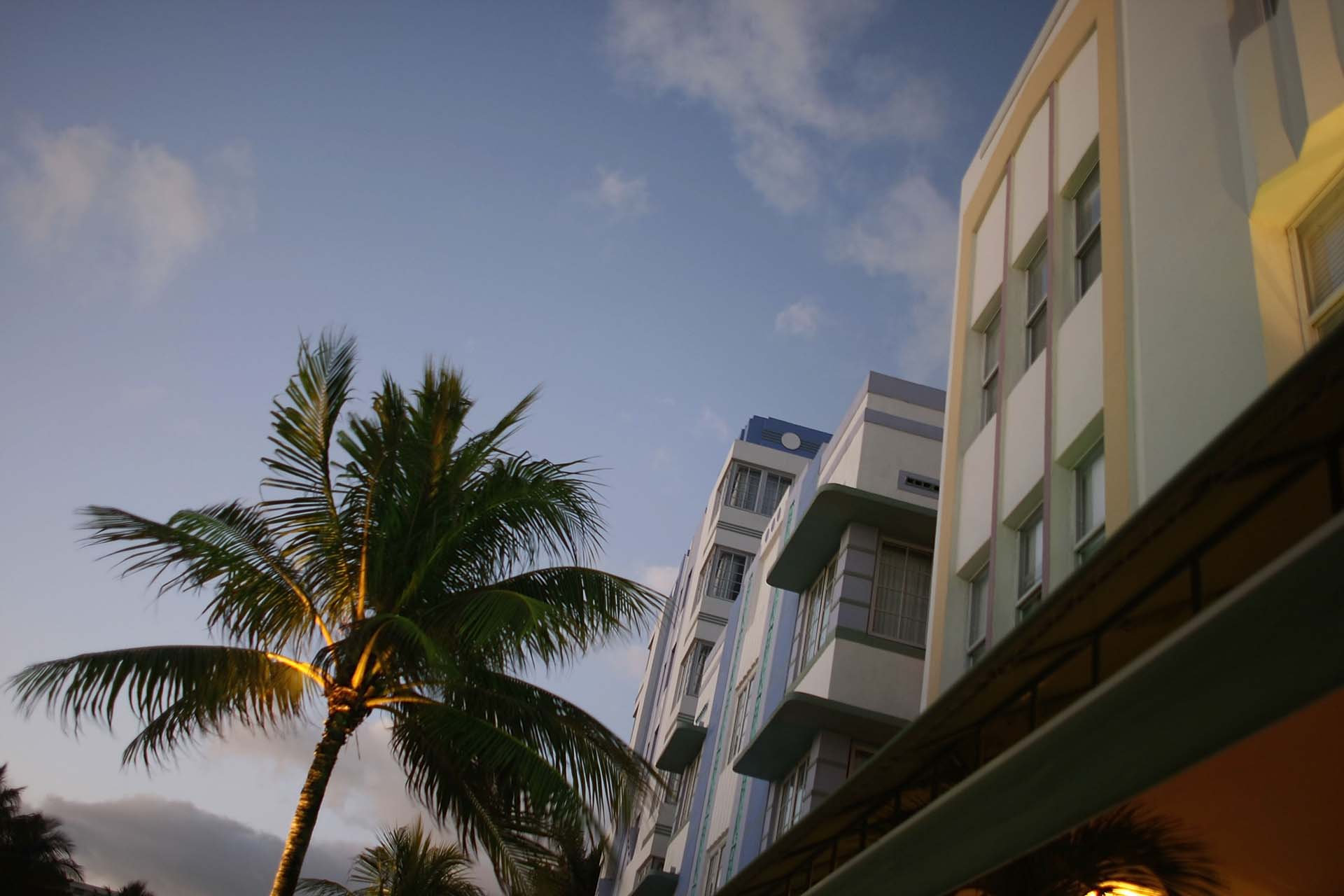 La nueva app ofrece recorridos por la arquitectura Art Deco, patrimonio histórico que se concentra en Miami Beach, y el abundante arte en espacios públicos. (Joe Raedle/Getty Images)