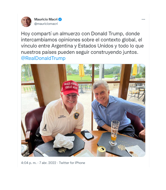 Trump y Macri, tras la sobremesa del almuerzo. "Es abstemio pero muy de vez en cuando puede compartir una cerveza con un amigo", reconocieron colaboradores.