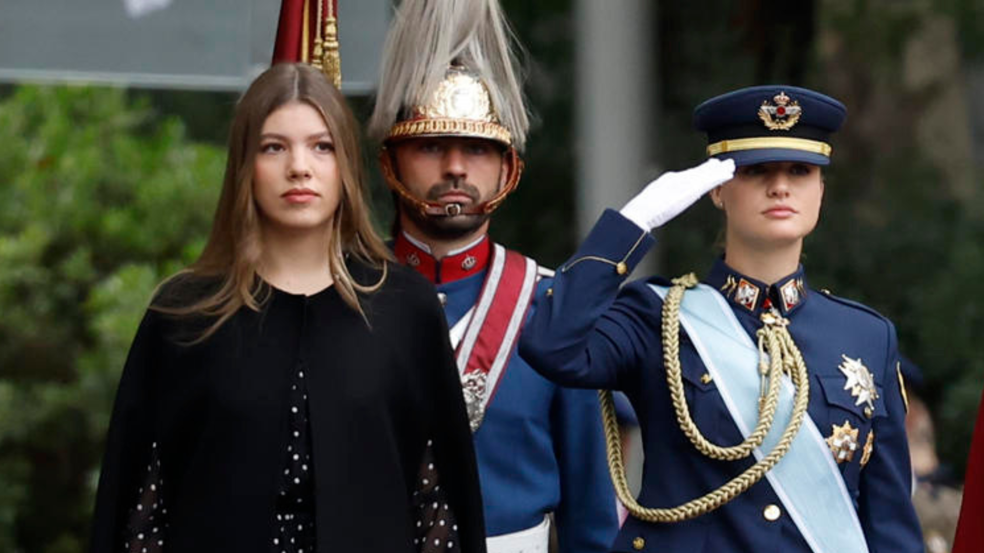 La princesa Leonor estrena uniforme en el desfile del 12 de octubre:  impecable y formal, la hija de Felipe VI honra al Ejército del Aire -  Infobae