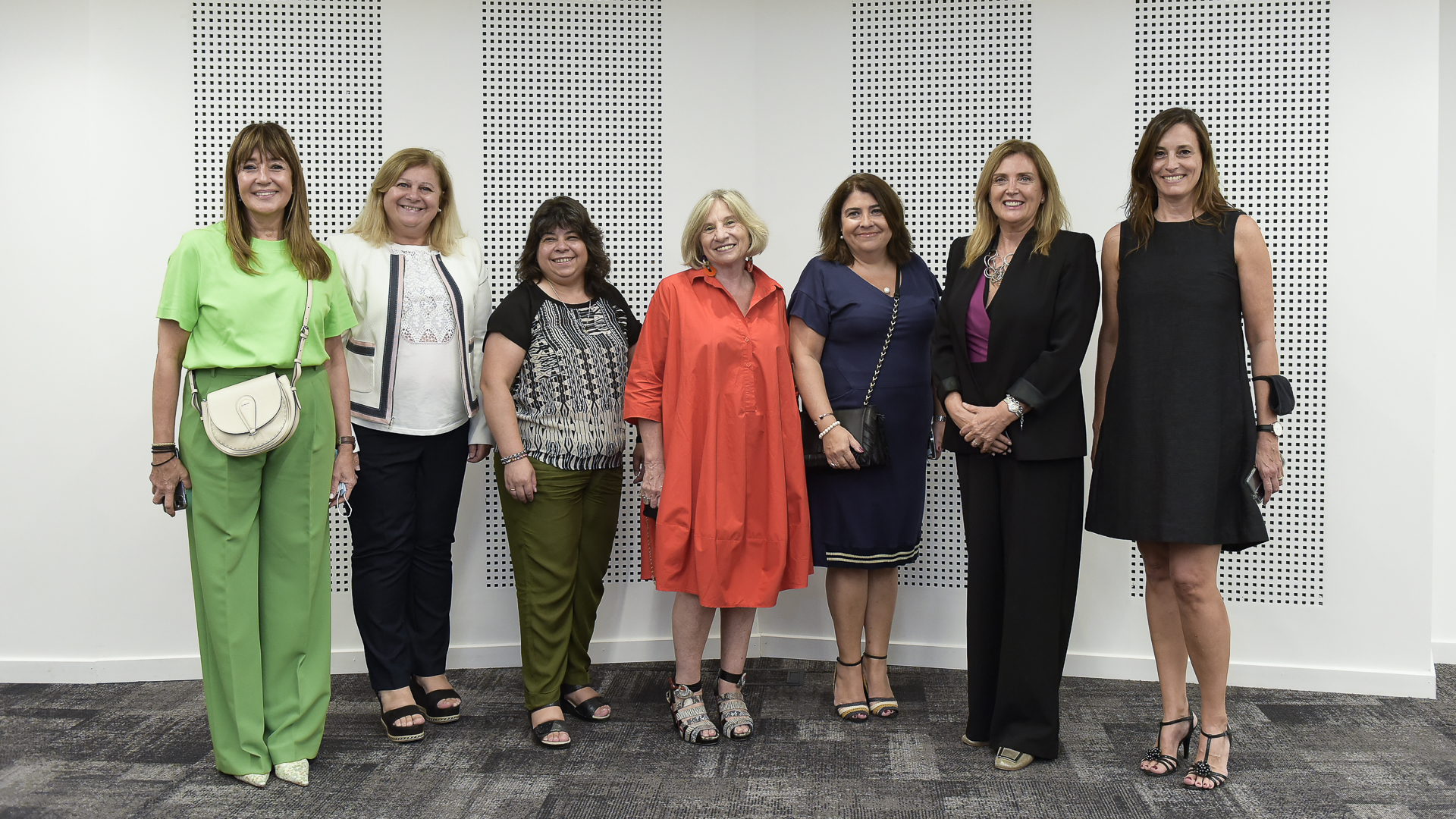 Parte del jurado que eligió a las premiadas, el cual estuvo conformado por Graciela Adan, presidente Fundación Global, Susana Lazzari, Diputada por la provincia de Buenos Aires, Marciel Lungarzo, miembro directorio en Banco Comafi, Marina Rosso, Energía & TIC- Mercado mayorista Amlat y Vice presidente DT Centro Argentino Ingenieros Singularity University, María Inés Costilla, Congresal por el Sindicato de Empleados de Comercio de la Ciudad de Buenos Aires, Nélida Fernández, Médica anestesióloga y Coordinadora de Cirugía Cardiovascular en Swiss Medical y en Sanatorio de La Trinidad, María Luisa Macchiavello, Directora y accionista de Droguería del Sud S.A. y Temis Lostalo S.A, y Juliana del Águila Eurnekian, presidente en Bodega del Fin del Mundo y KARAS WINES-Tierras De Armenia, Corporación América.