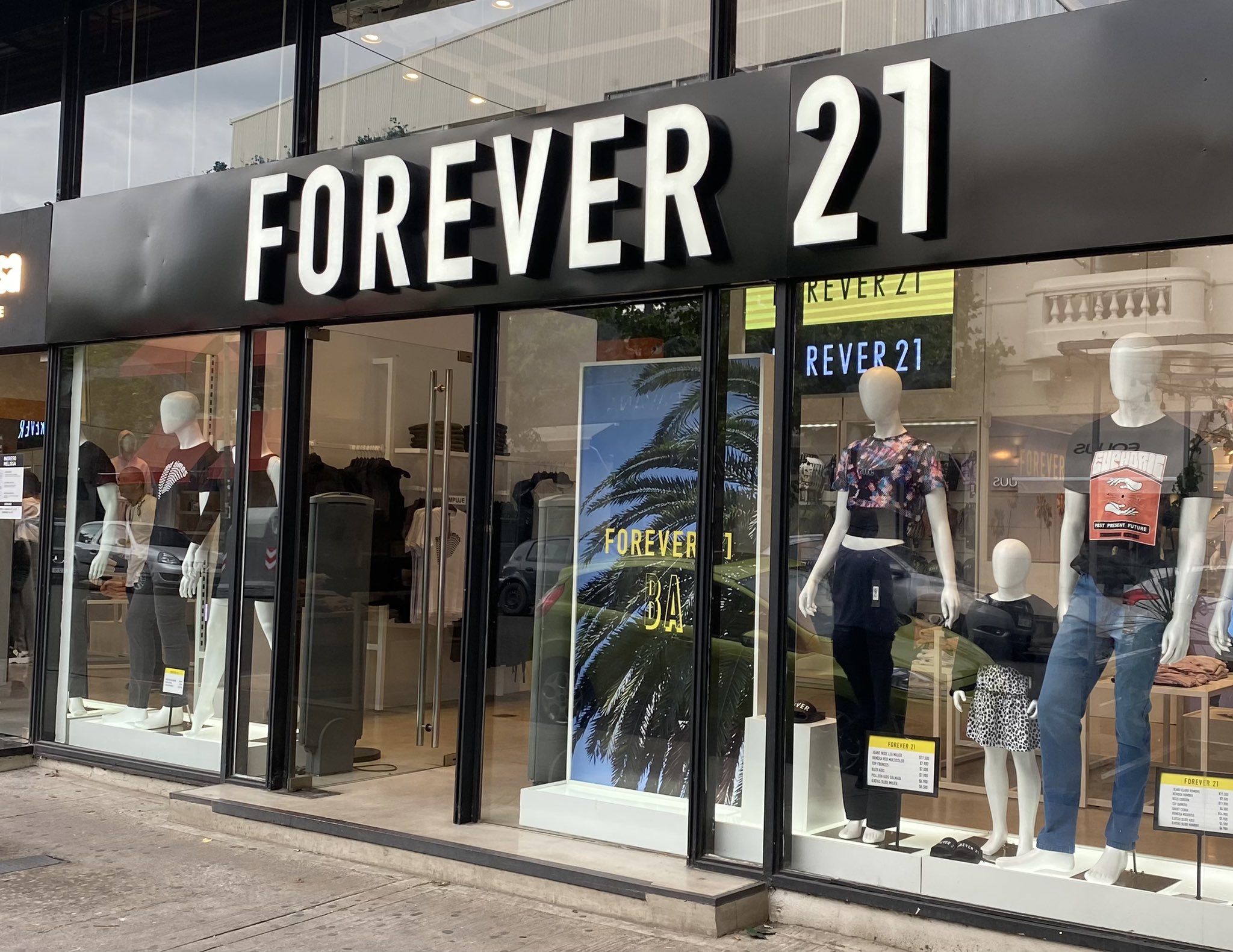 Forever 21: la popular marca estadounidense abrió su primer local en la  Argentina - Infobae