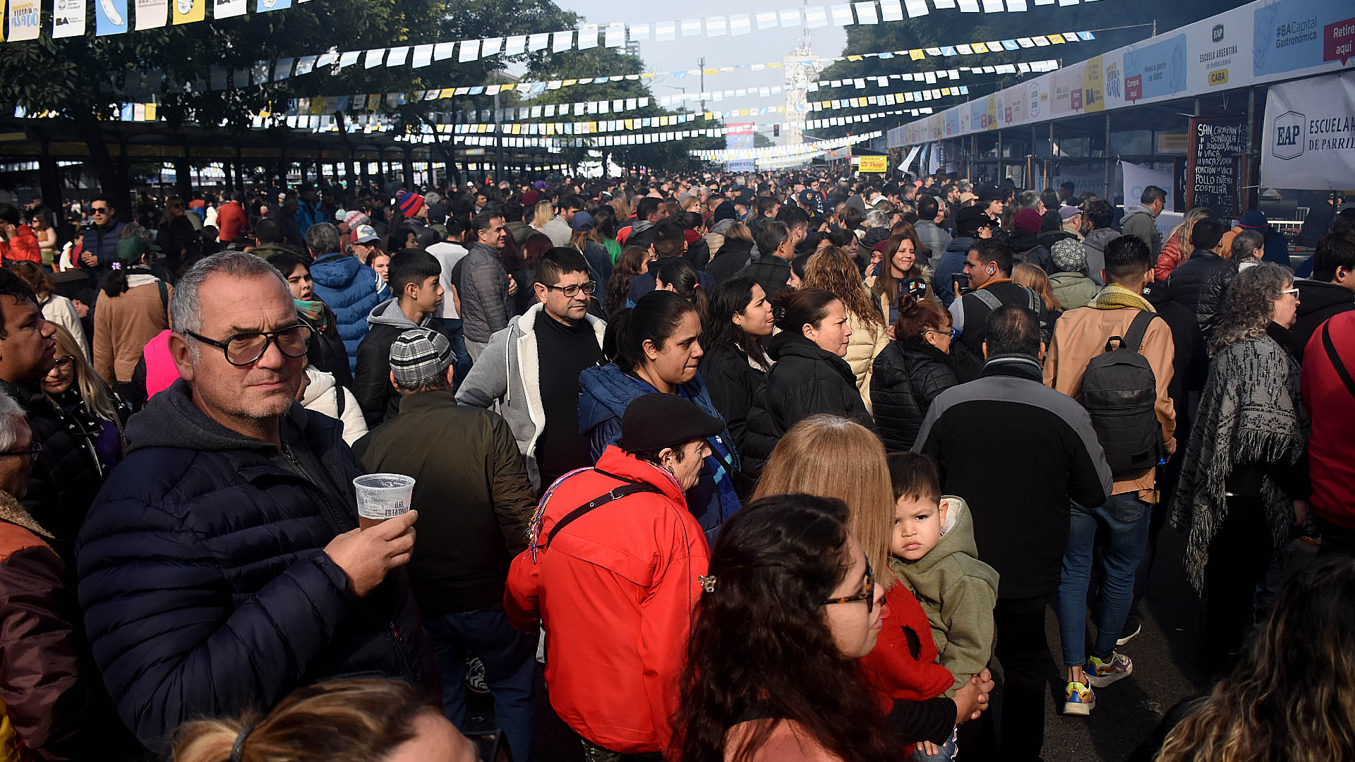 Los asistentes pudieron probar, además, una amplia gama de opciones gastronómicas internacionales (Nicolás Stulberg)