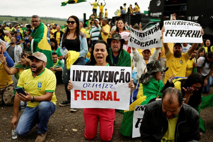 El Tribunal Superior Electoral de Brasil advirtió que se castigará a quienes nieguen de manera “criminal” el resultado