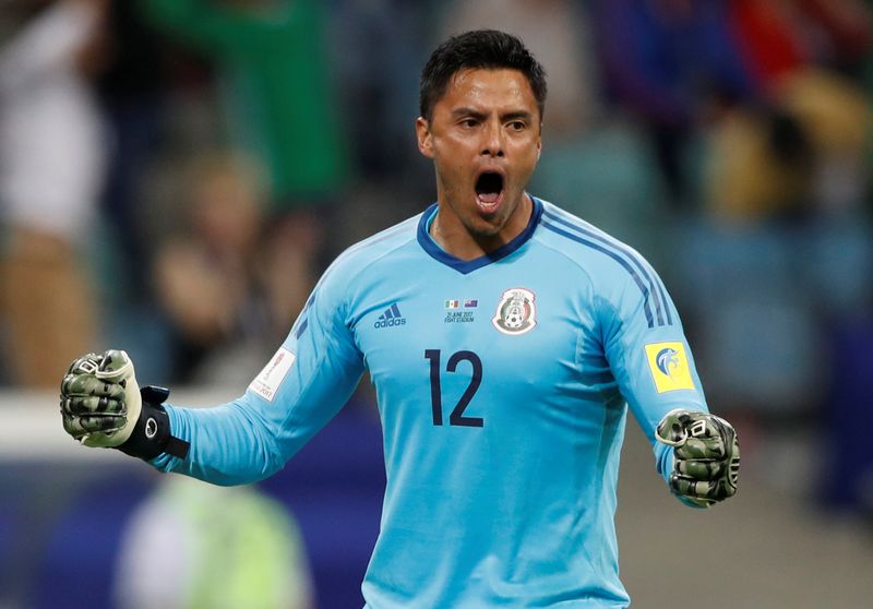 Alfredo Talavera causó baja de la selección mexicana por lesión (Foto: Carl Recine/ Reuters)
