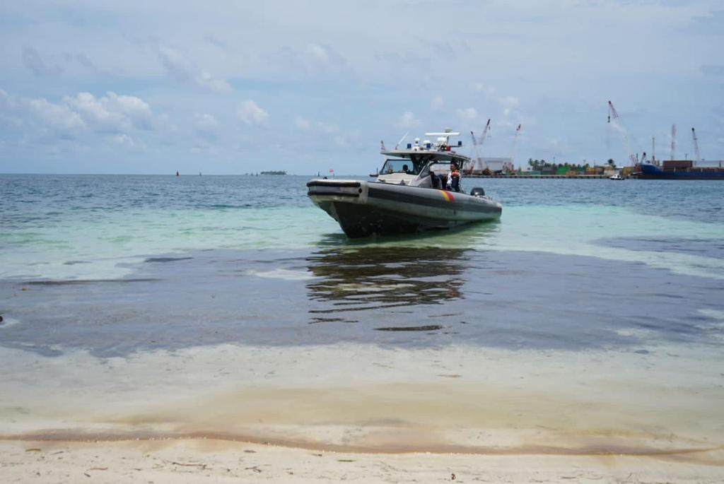 Restringen el acceso a una playa de San Andrés por derrame de aceite
