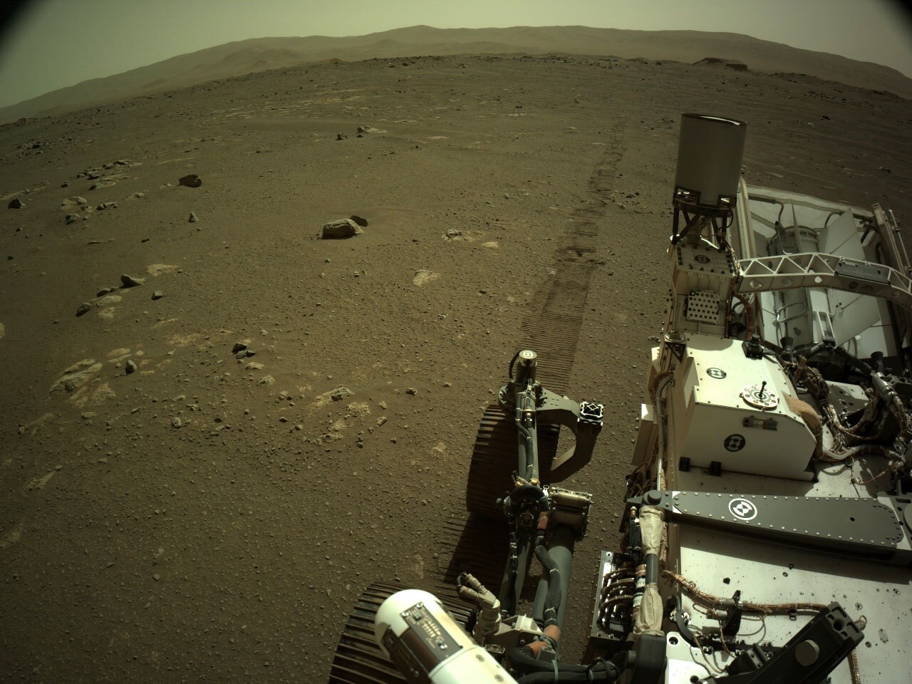 El rover Perseverance de la NASA grabó esta semana un audio de sí mismo circulando sobre la superficie del Planeta Rojo, agregando una dimensión completamente nueva a la exploración de Marte - NASA/JPL-CALTECH
